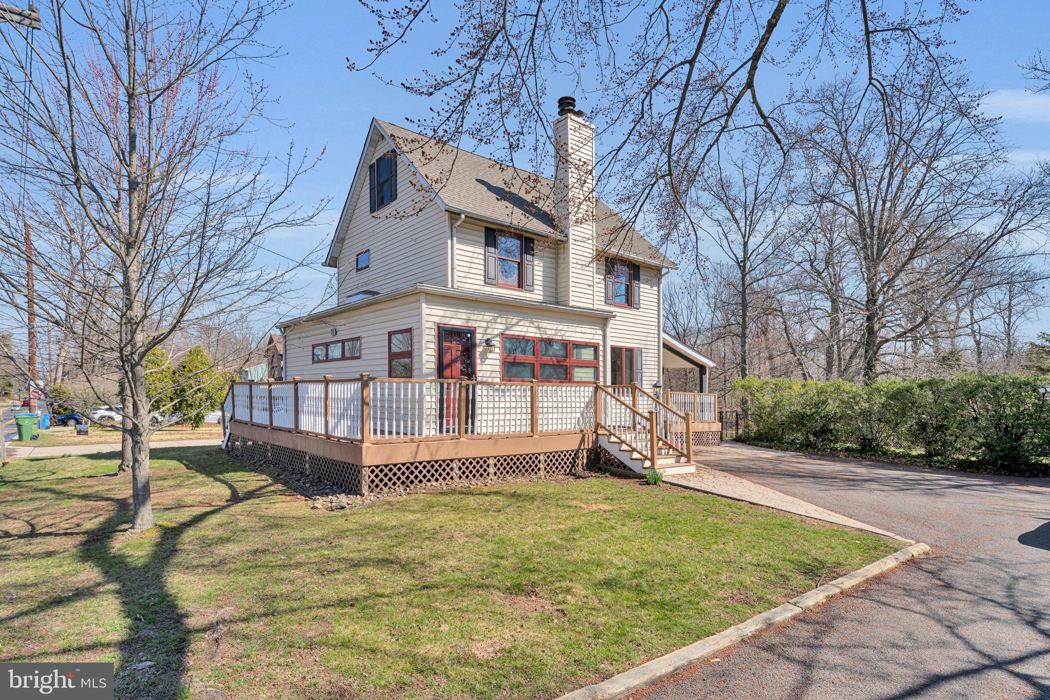 10 COLES AVENUE