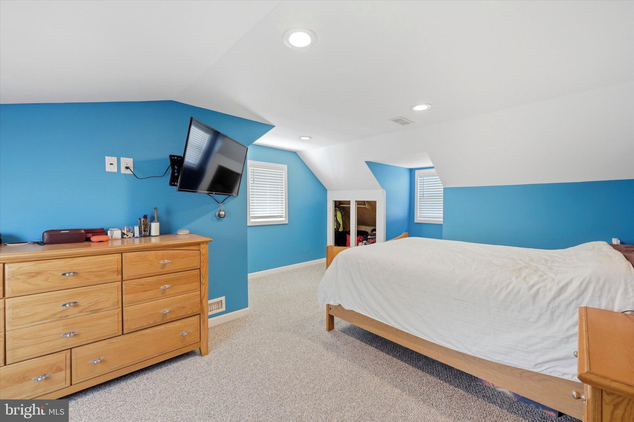 100 5TH STREET