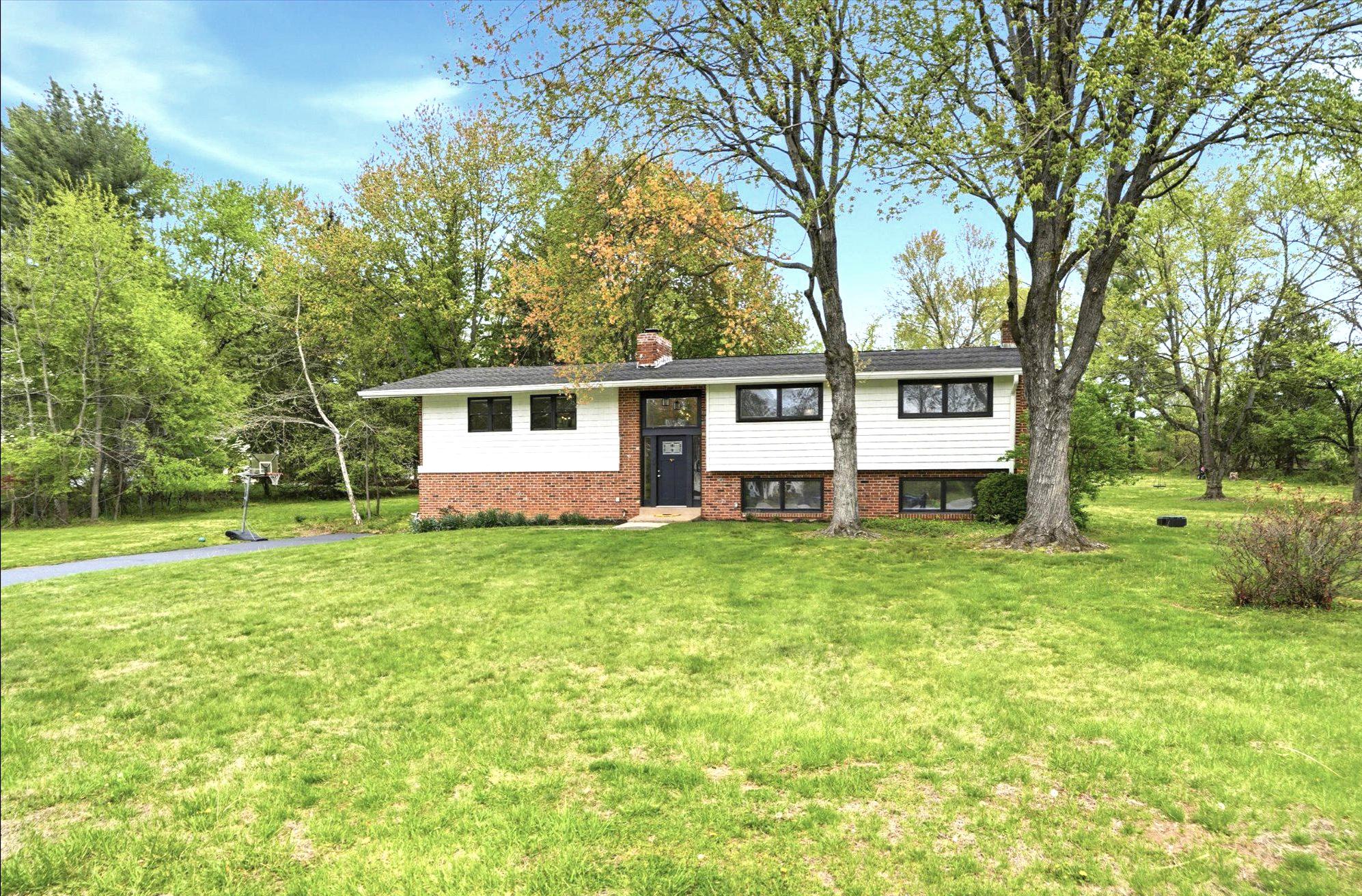 877 E PHILIP DRIVE