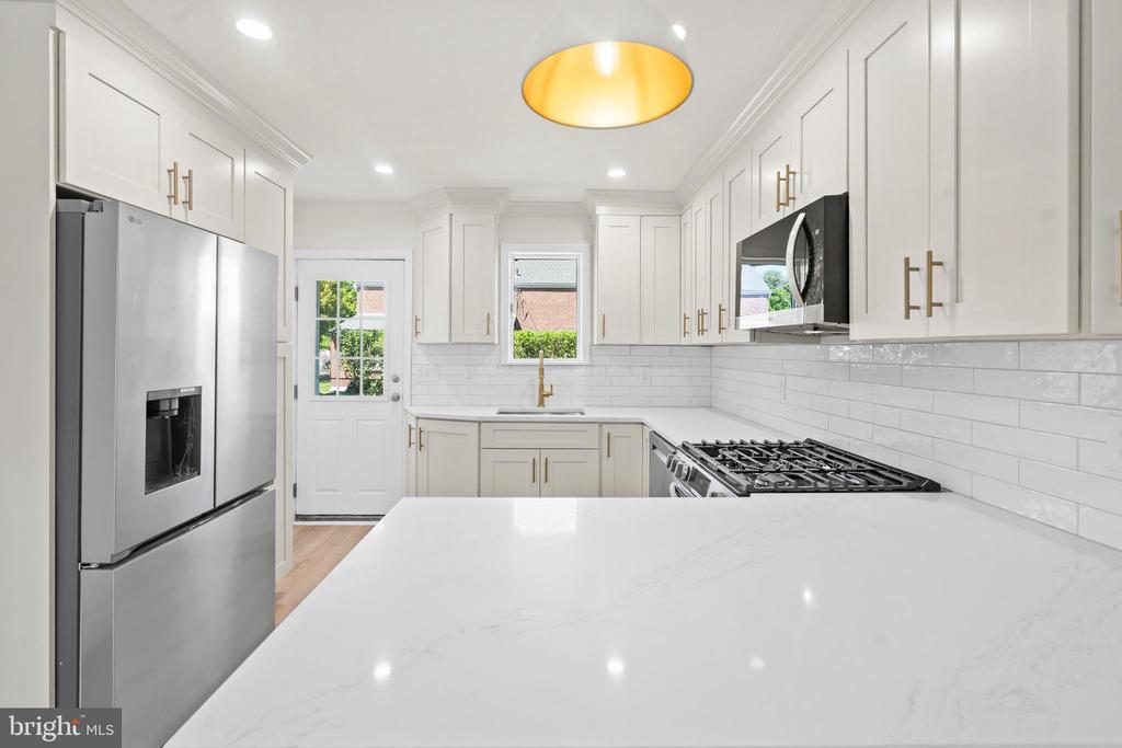 559 WILLOWBROOK ROAD