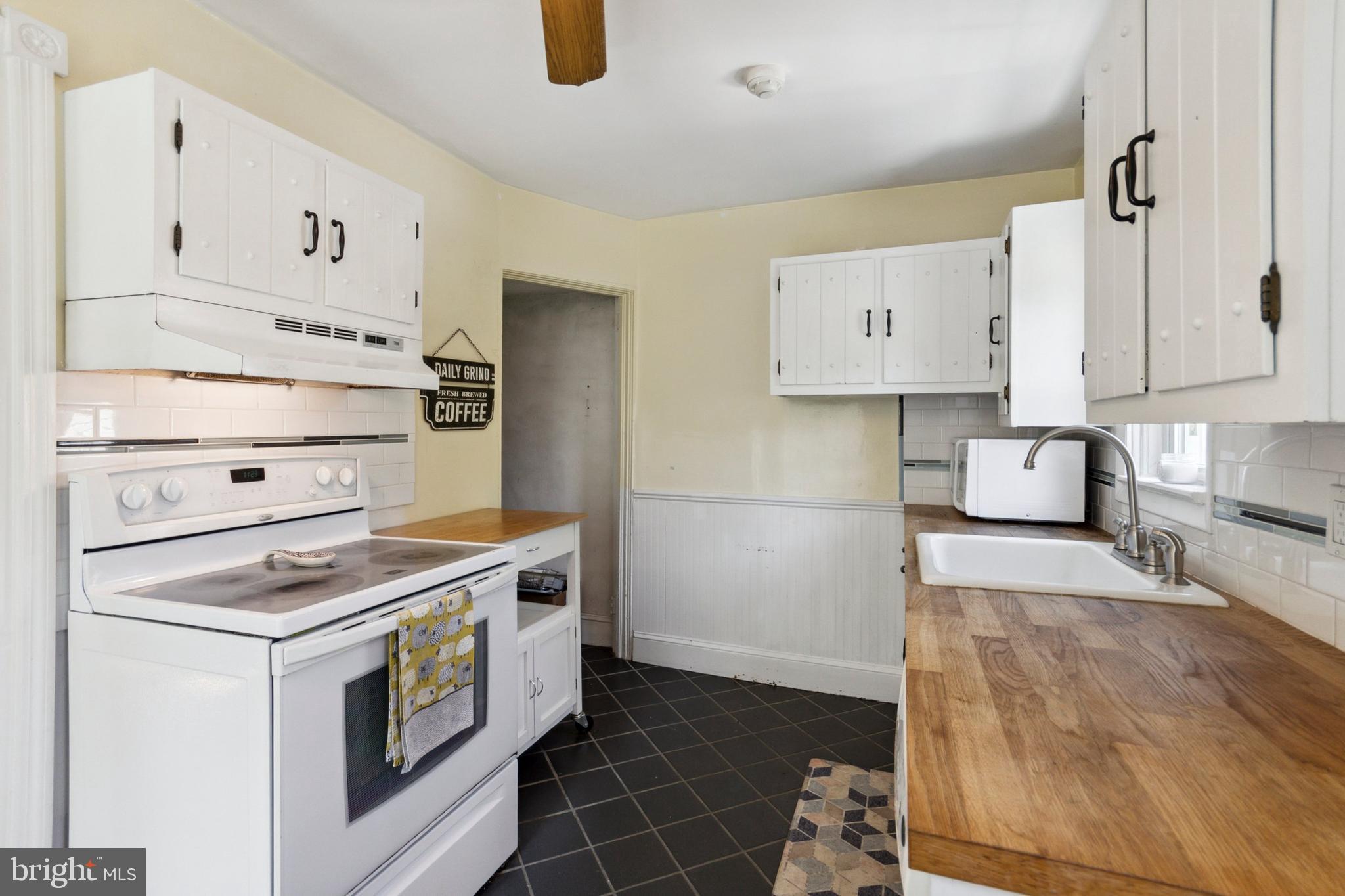 2709 Cedar LANE