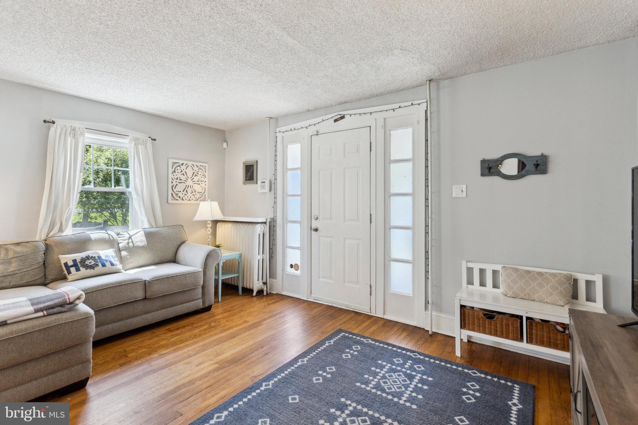 2709 Cedar LANE