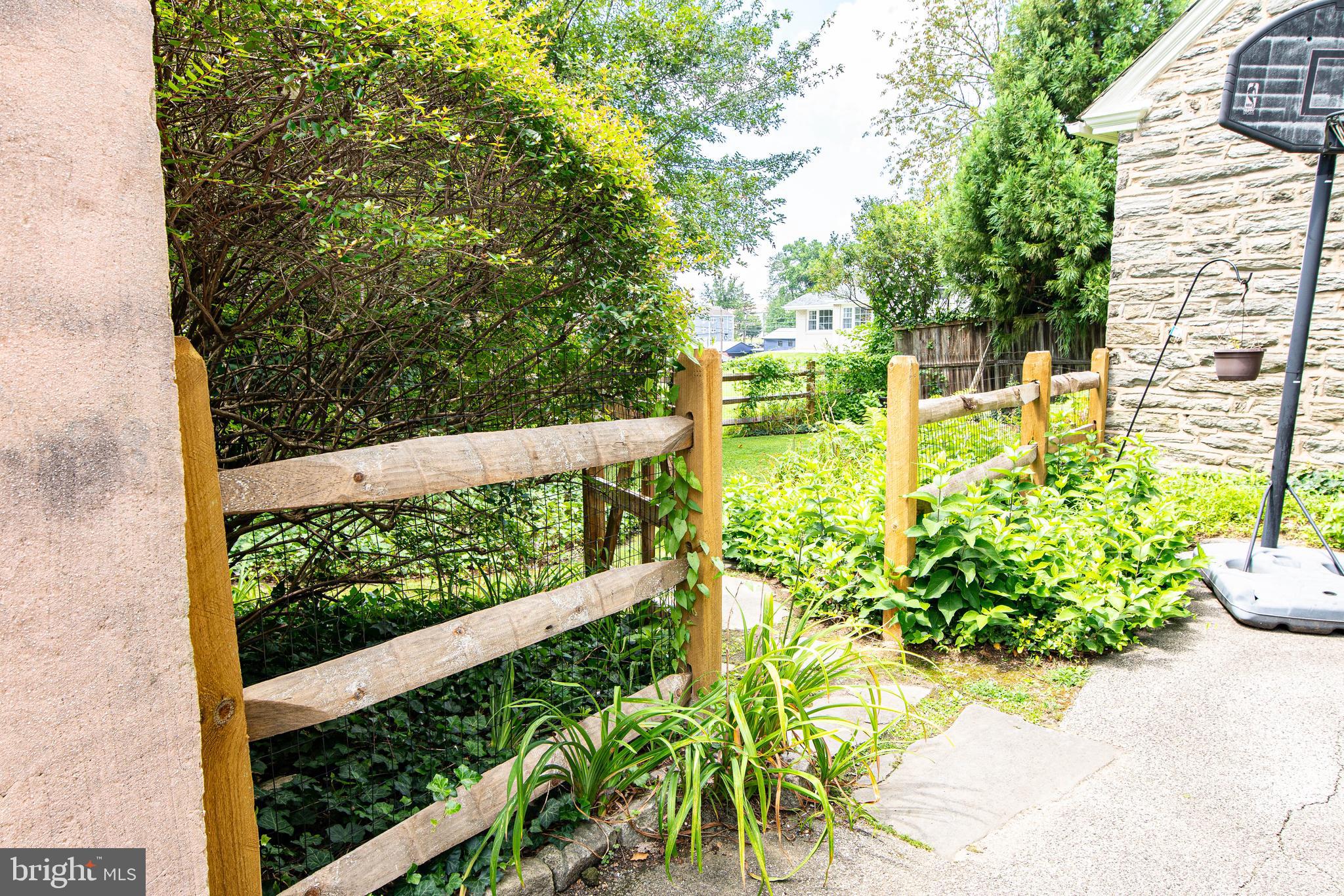 521 Jarden ROAD