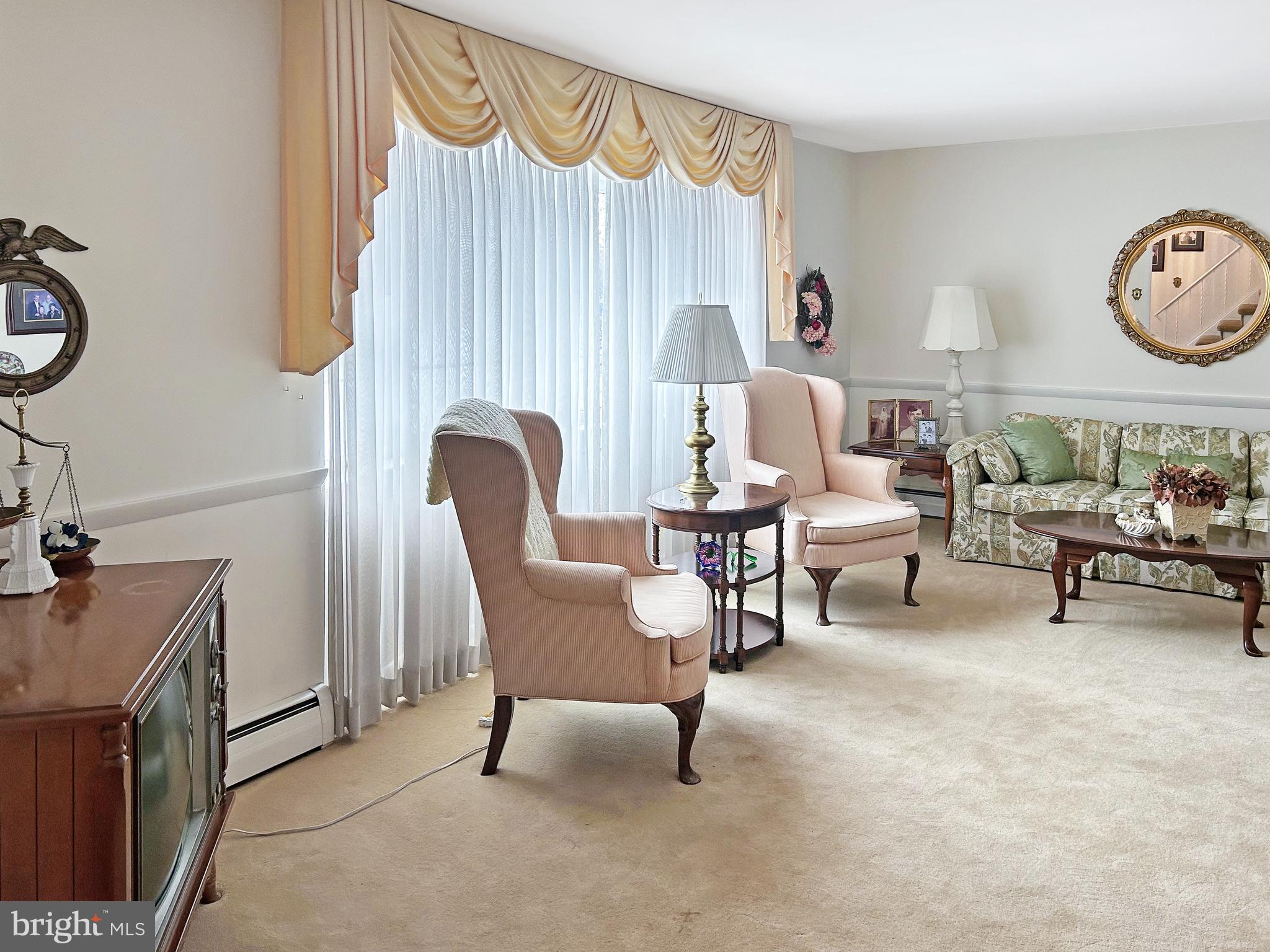 2901 Village Green Ln