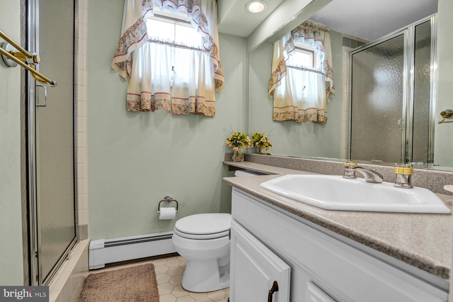 2901 Village Green Ln