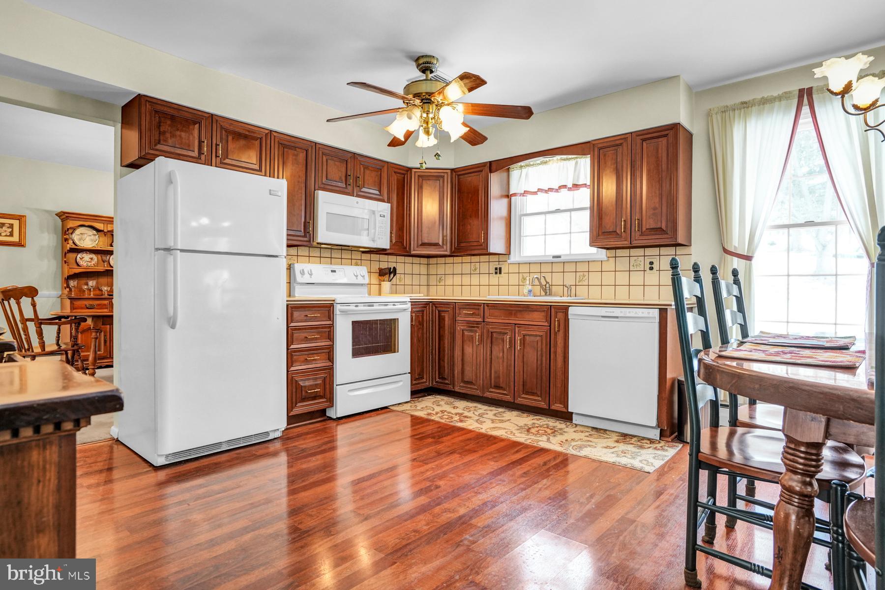 2901 Village Green Ln