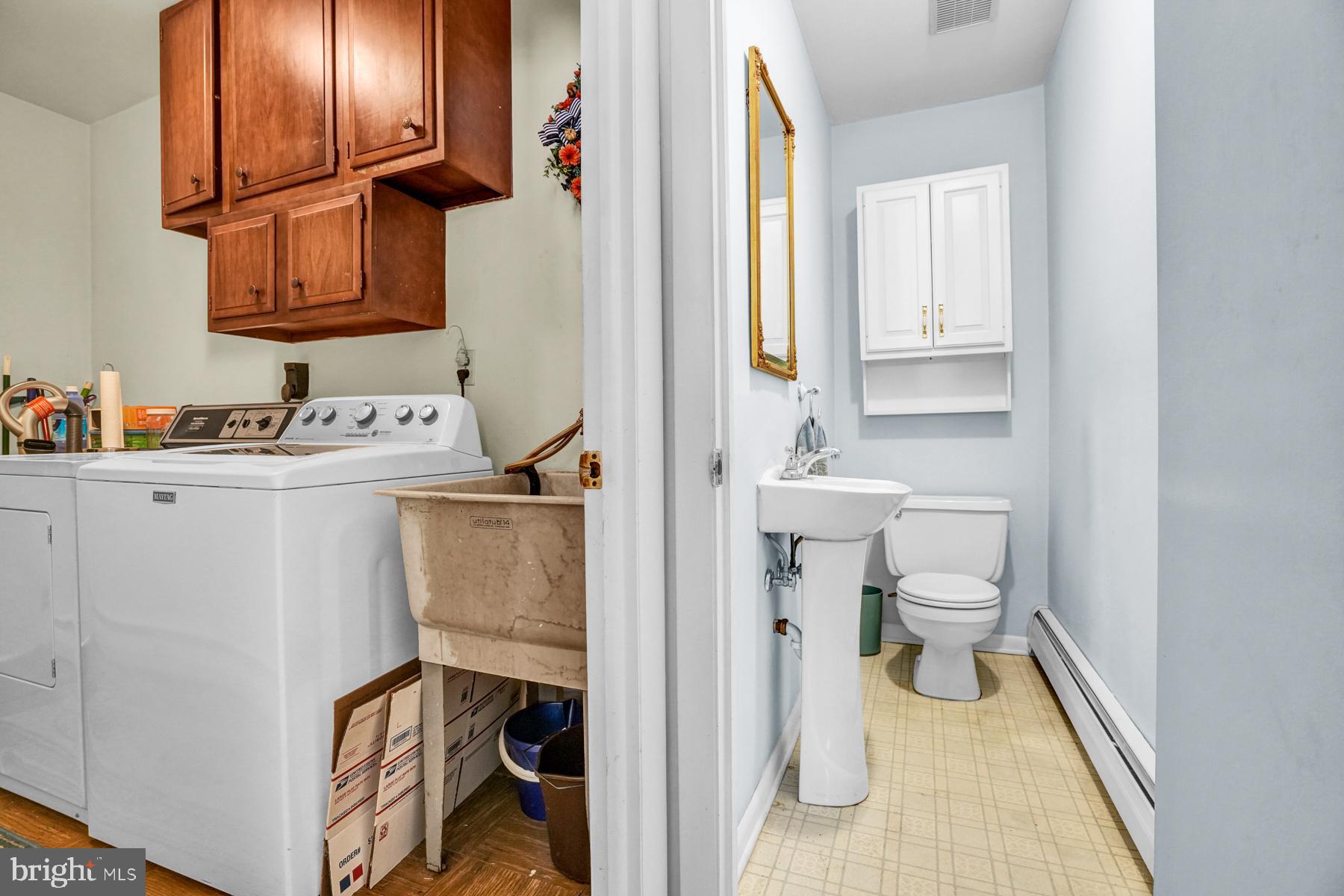 2901 Village Green Ln