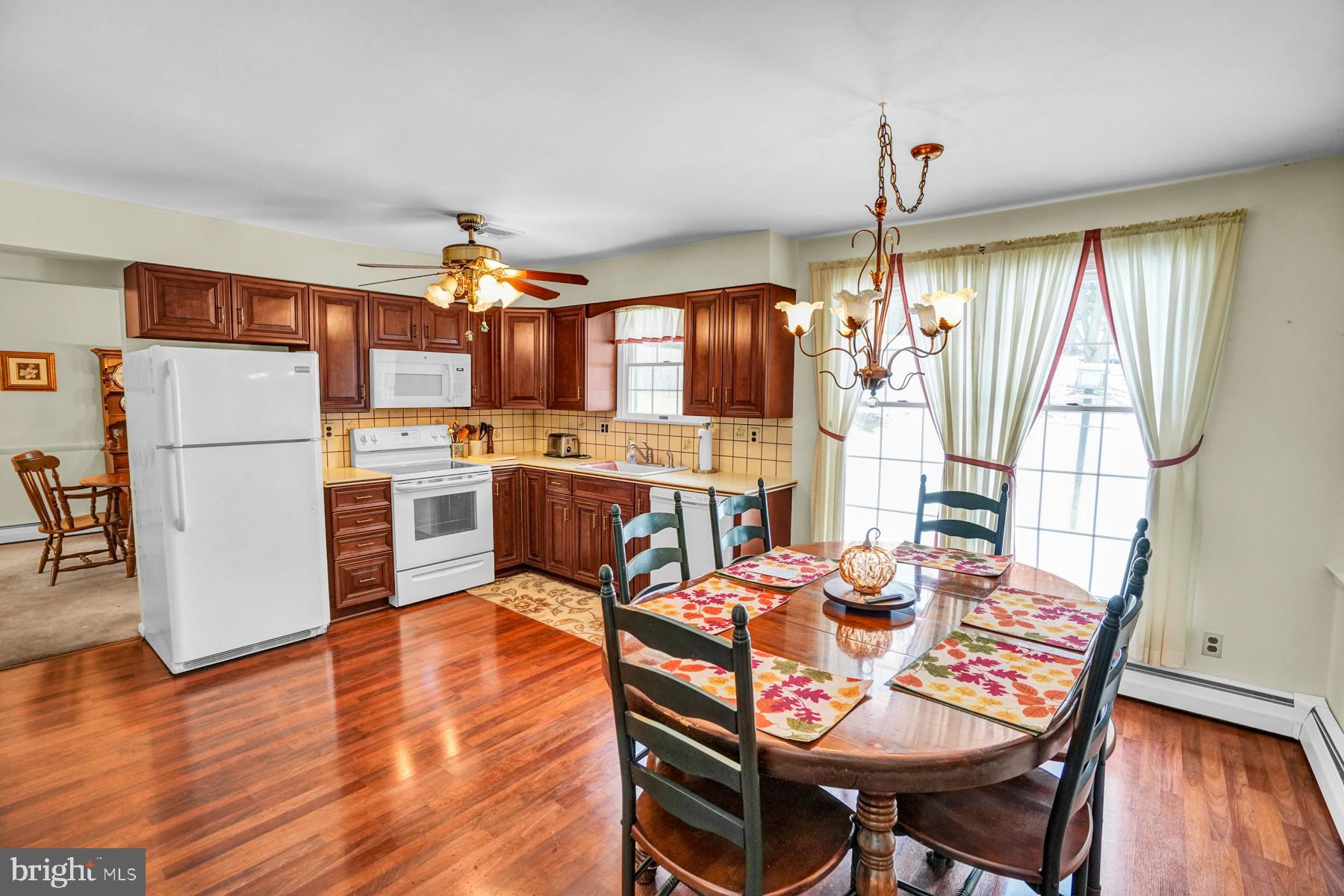 2901 Village Green Ln