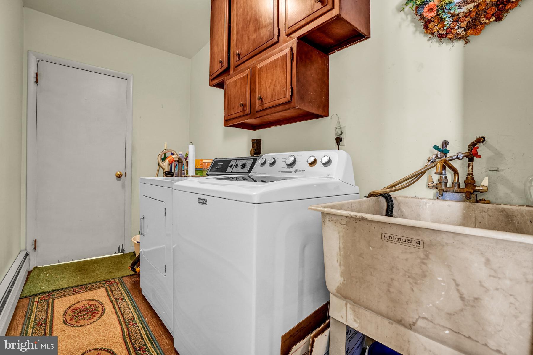 2901 Village Green Ln