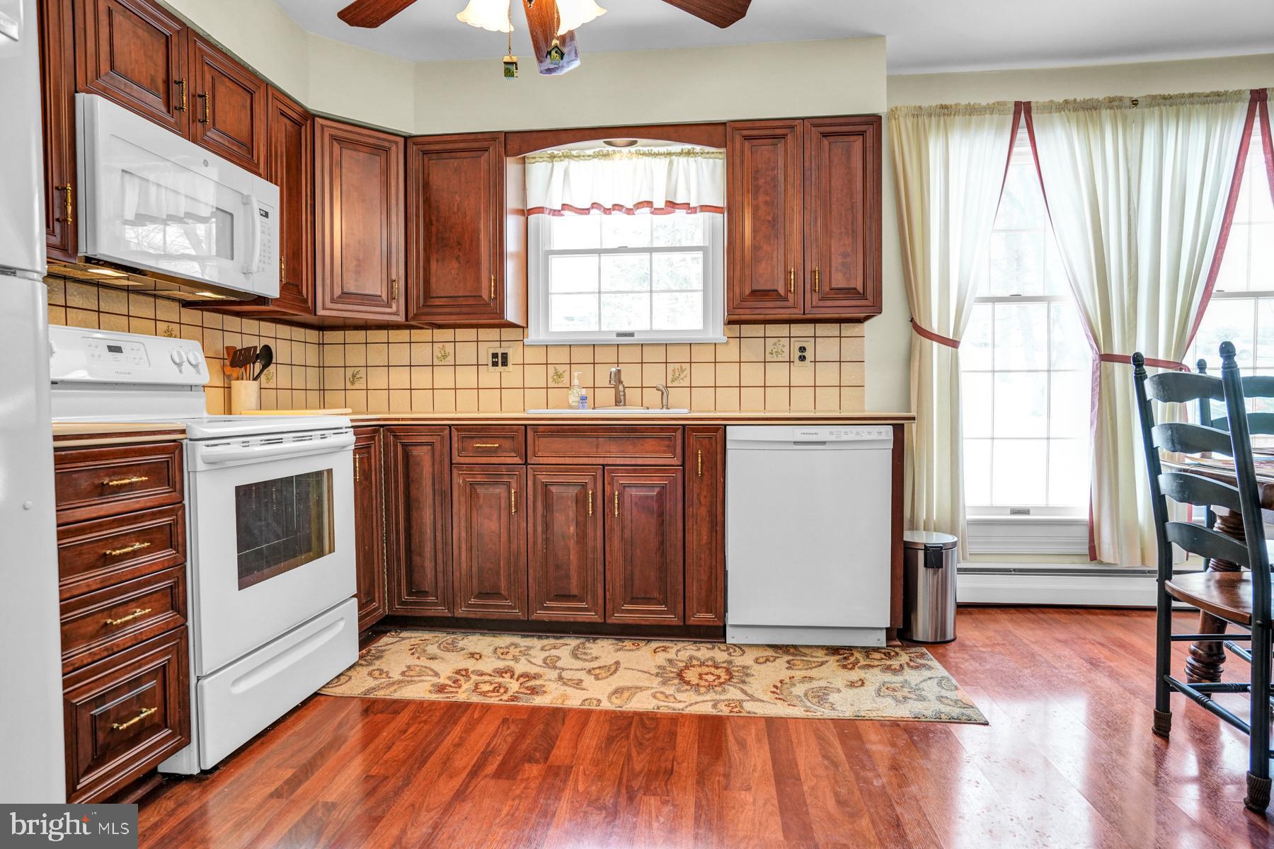 2901 Village Green Ln