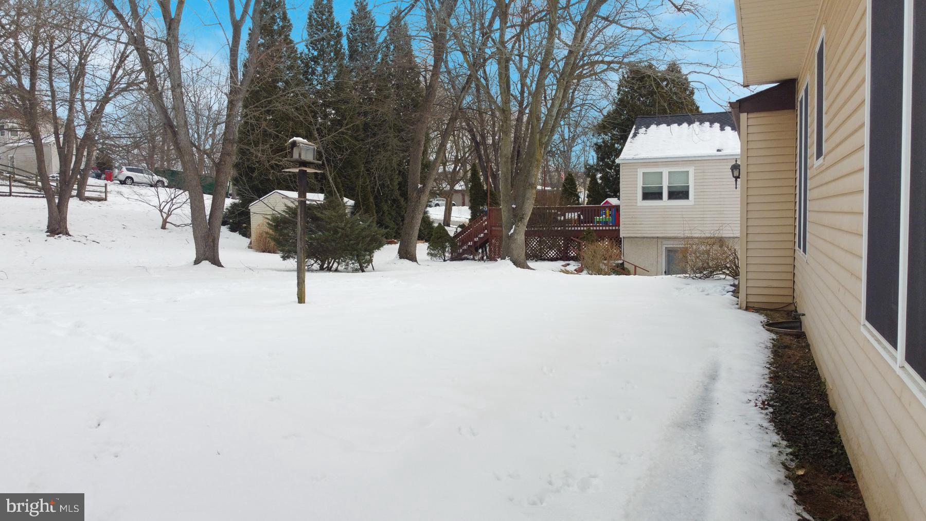 2901 Village Green Ln