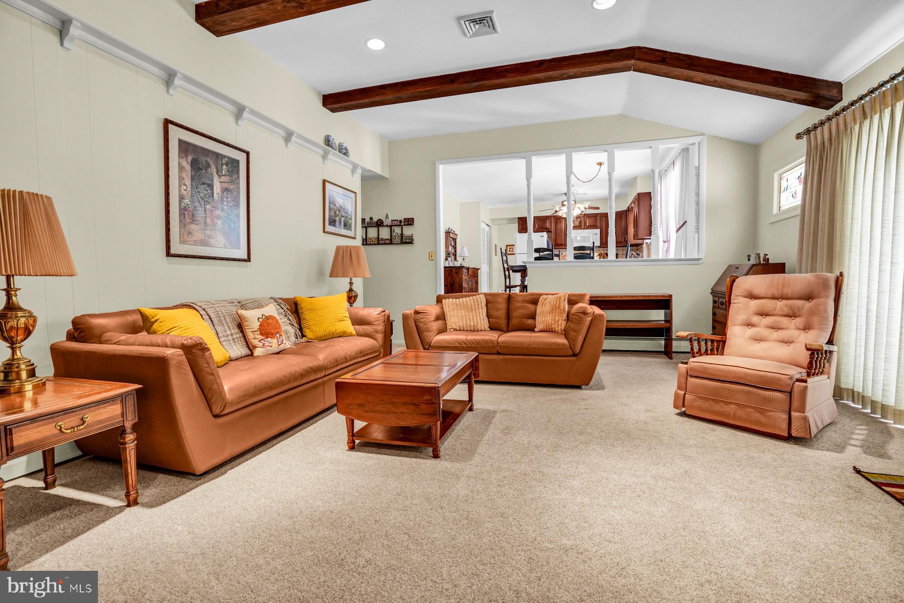 2901 Village Green Ln