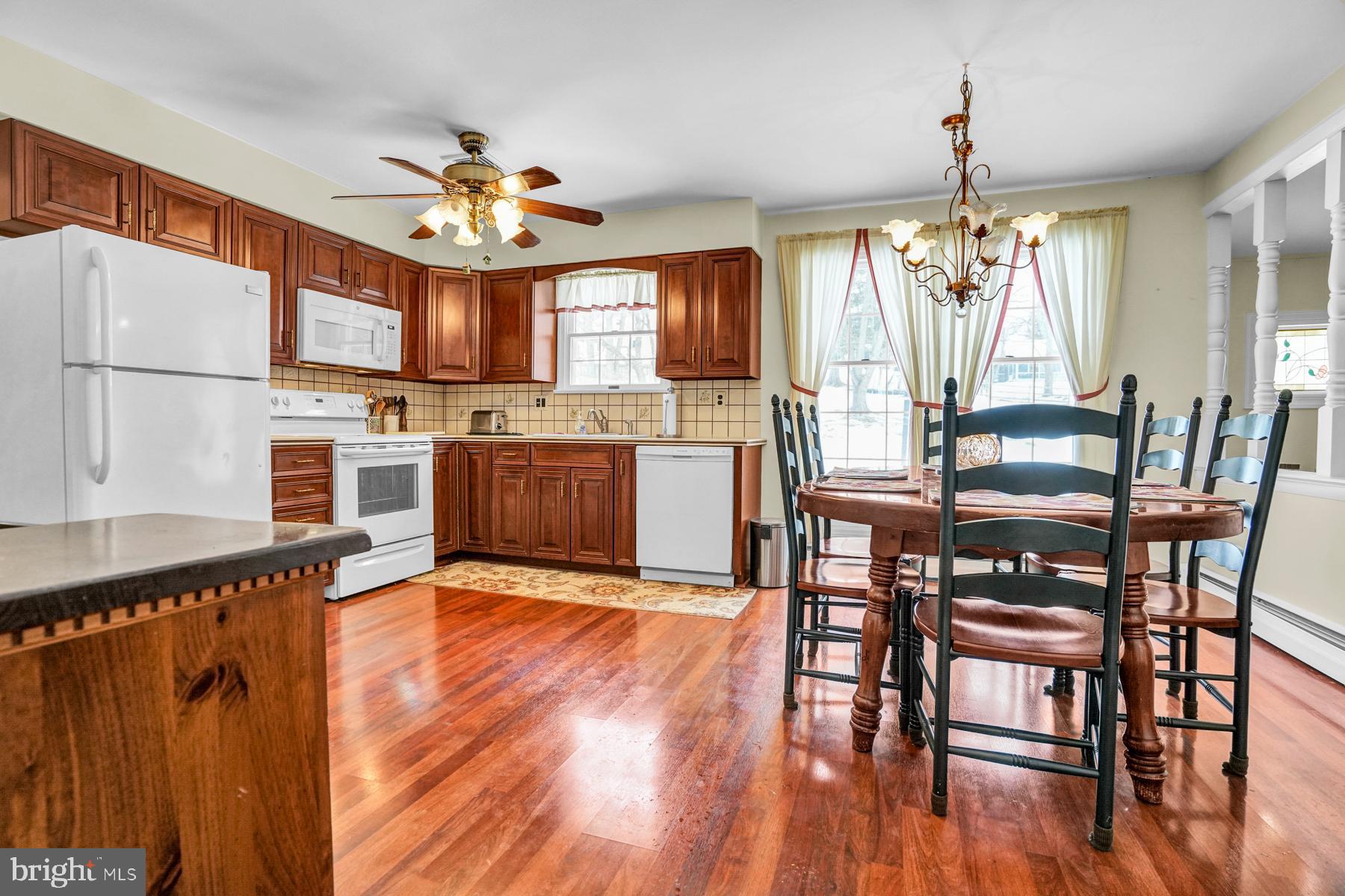 2901 Village Green Ln