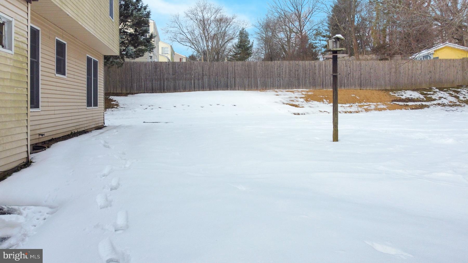 2901 Village Green Ln