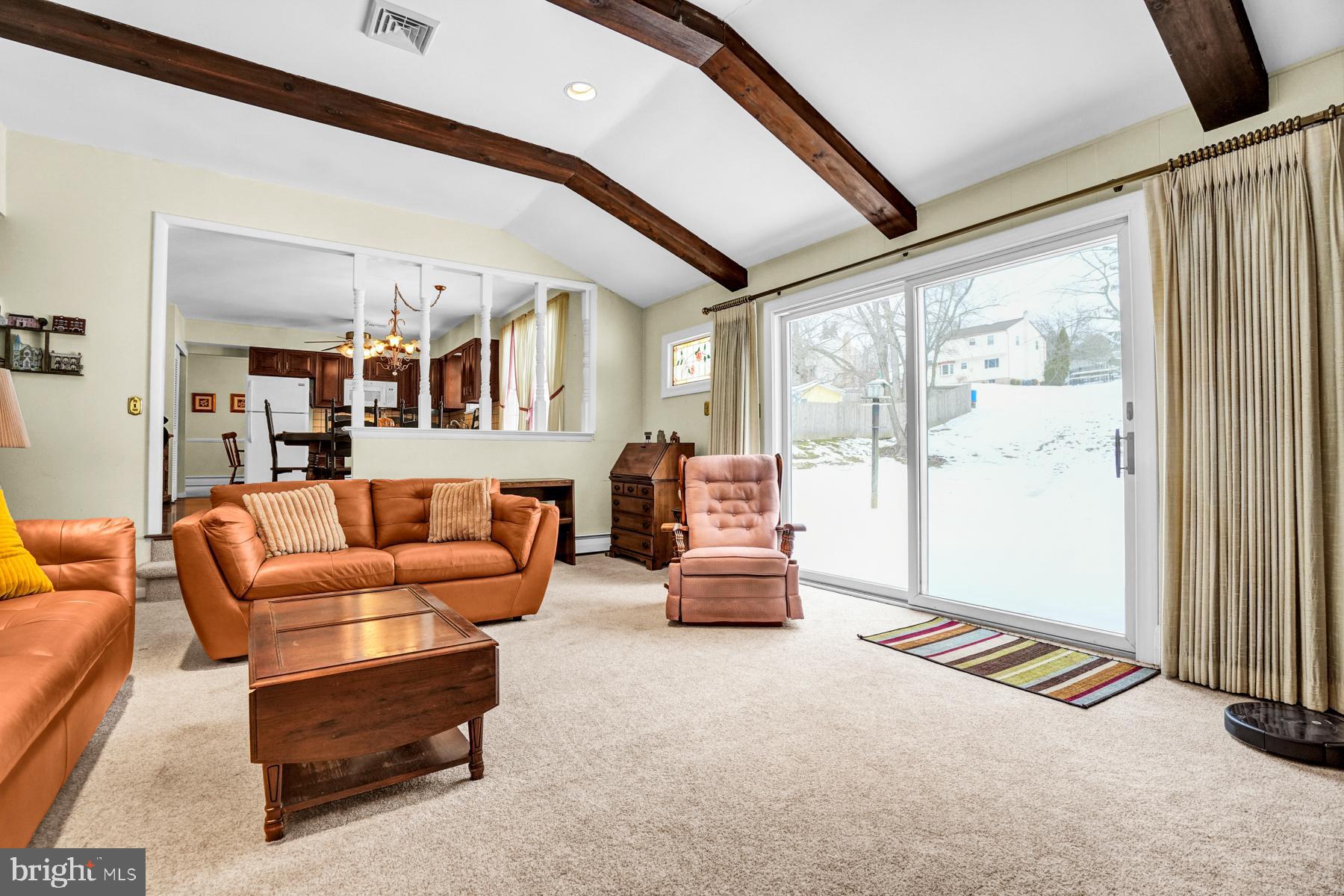 2901 Village Green Ln