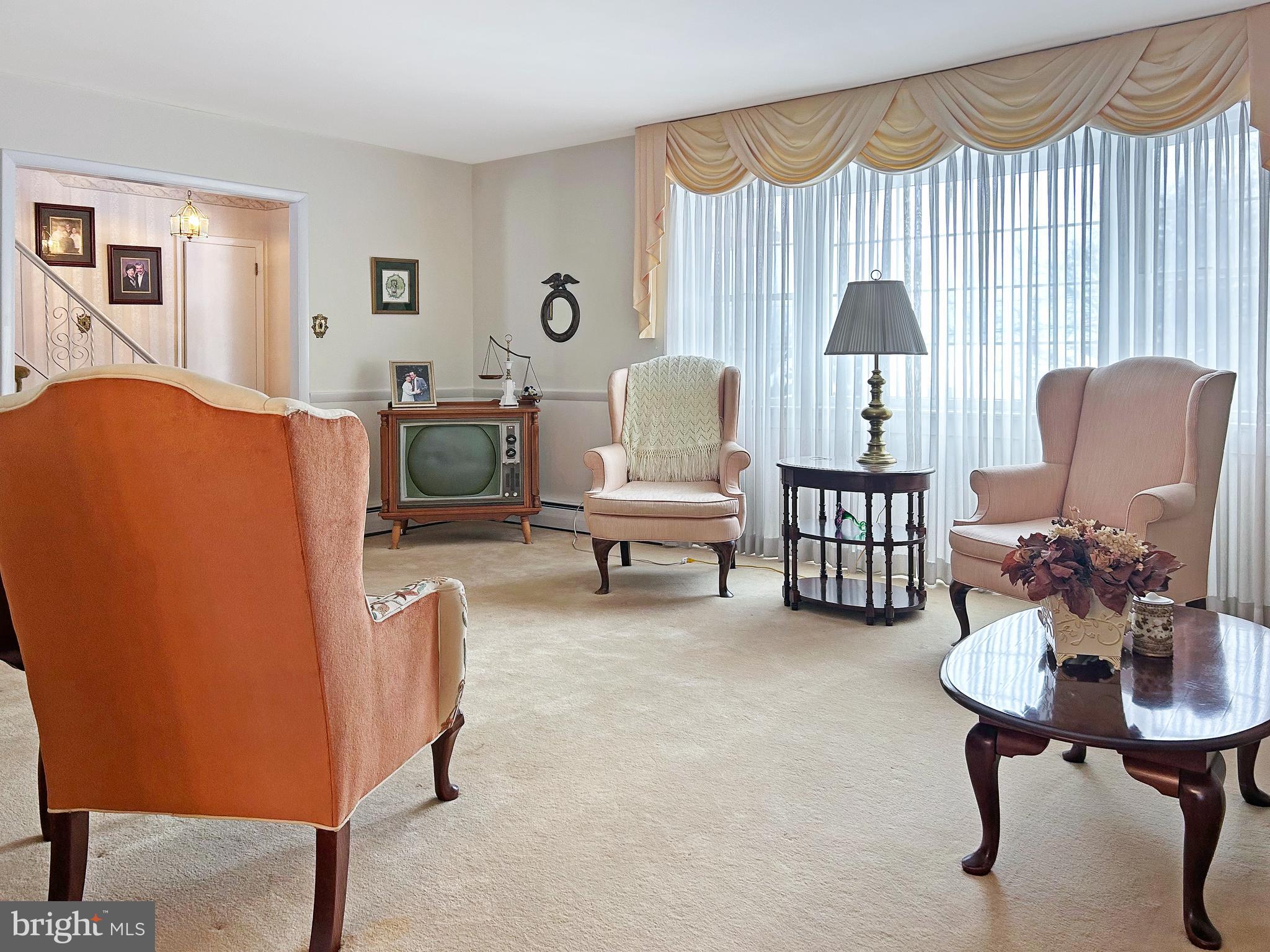 2901 Village Green Ln