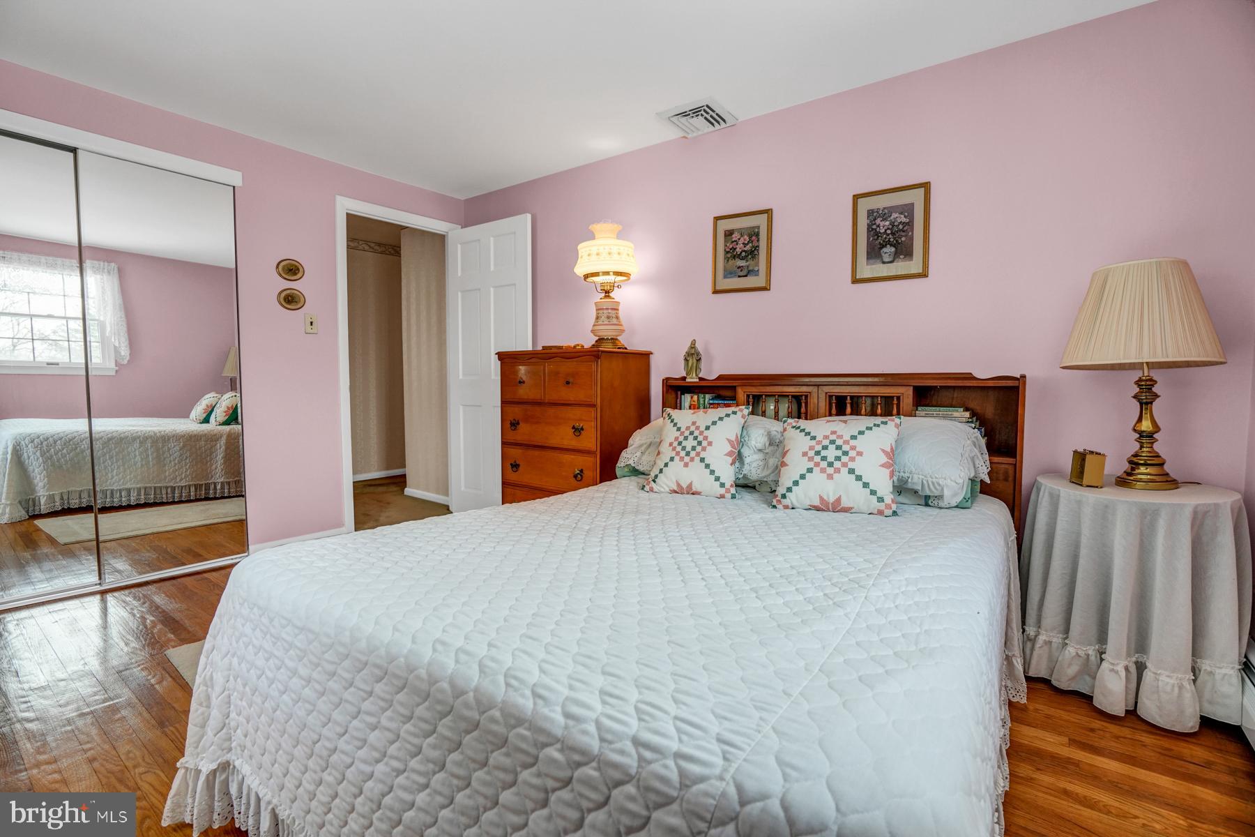 2901 Village Green Ln