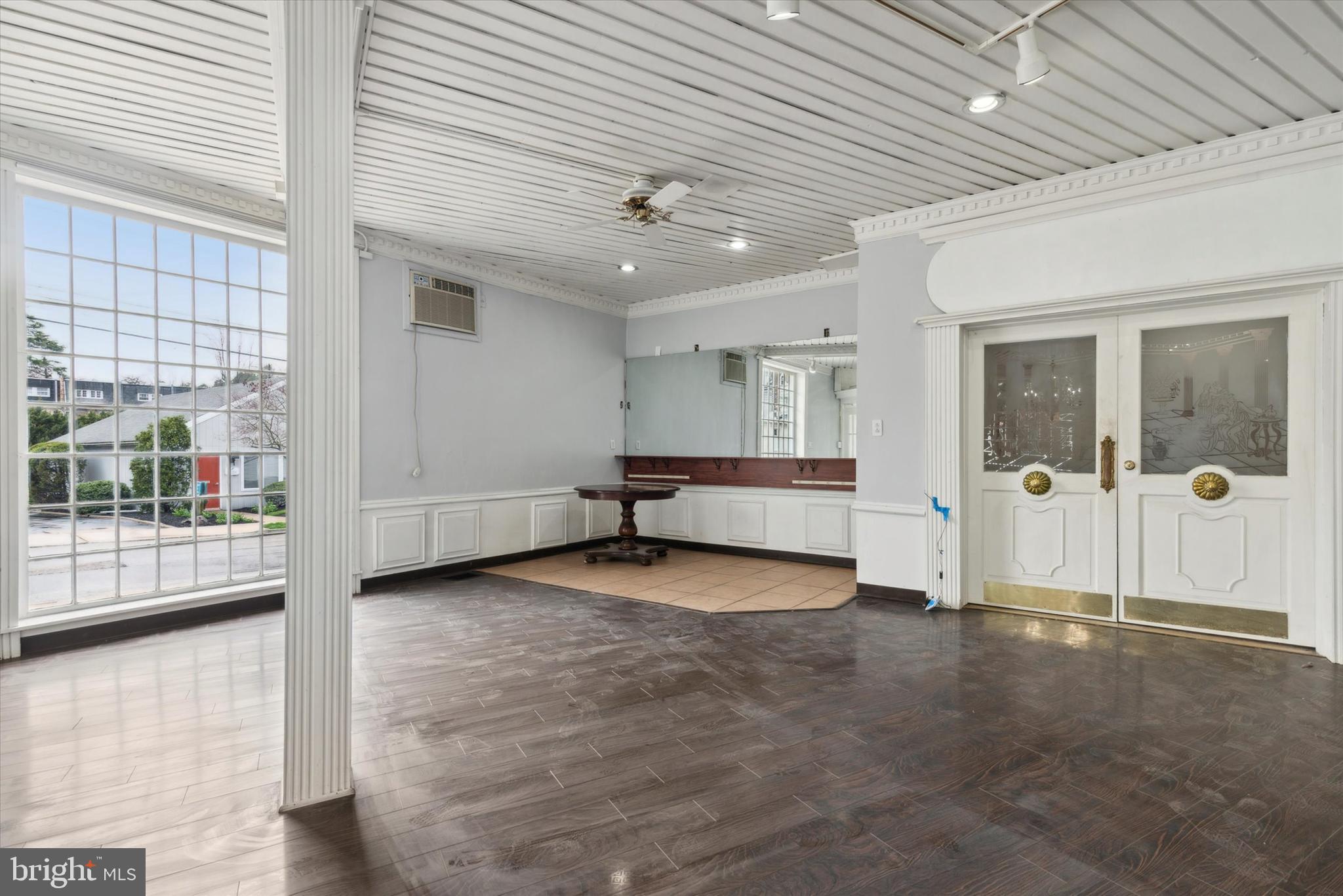 7801 Montgomery Ave