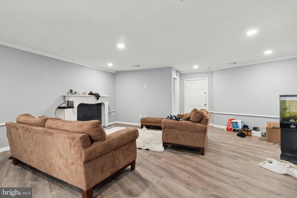 7801 Montgomery Ave