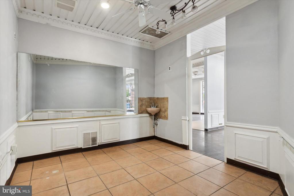 7801 Montgomery Ave