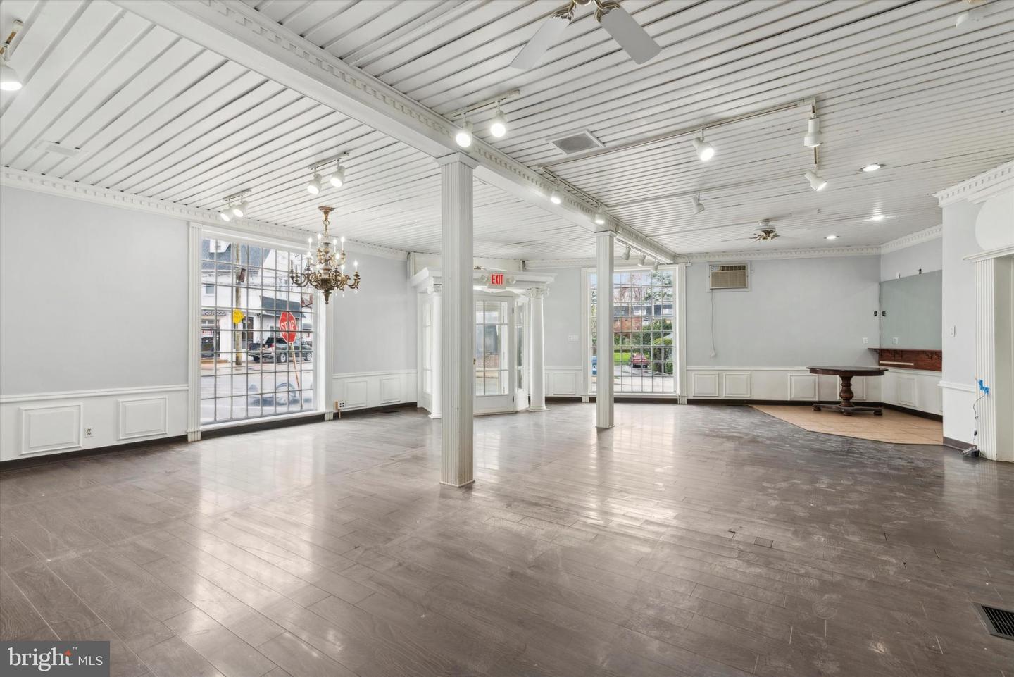 7801 Montgomery Ave