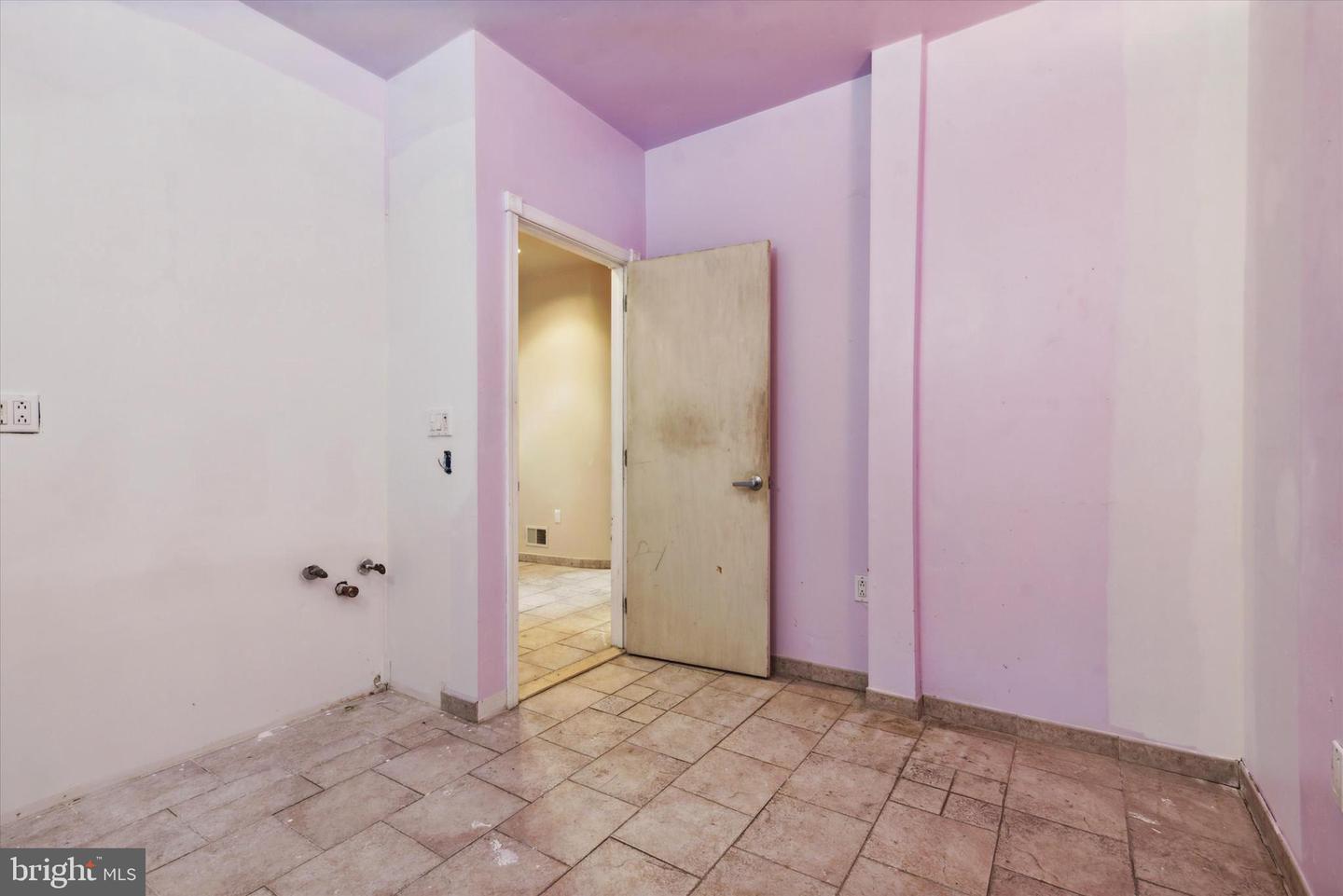 7801 Montgomery Ave