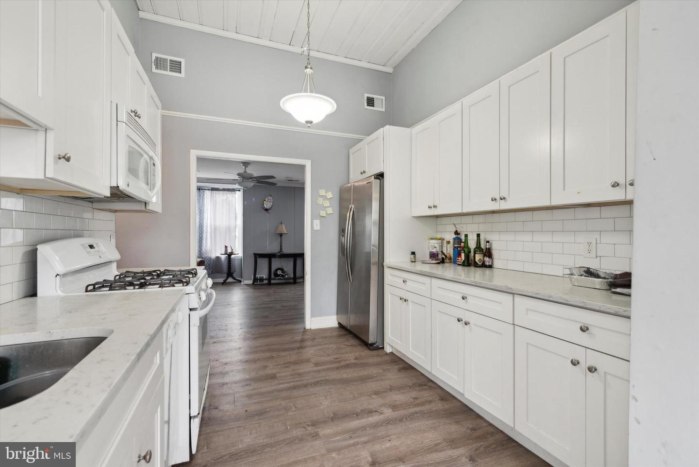 7801 Montgomery Ave