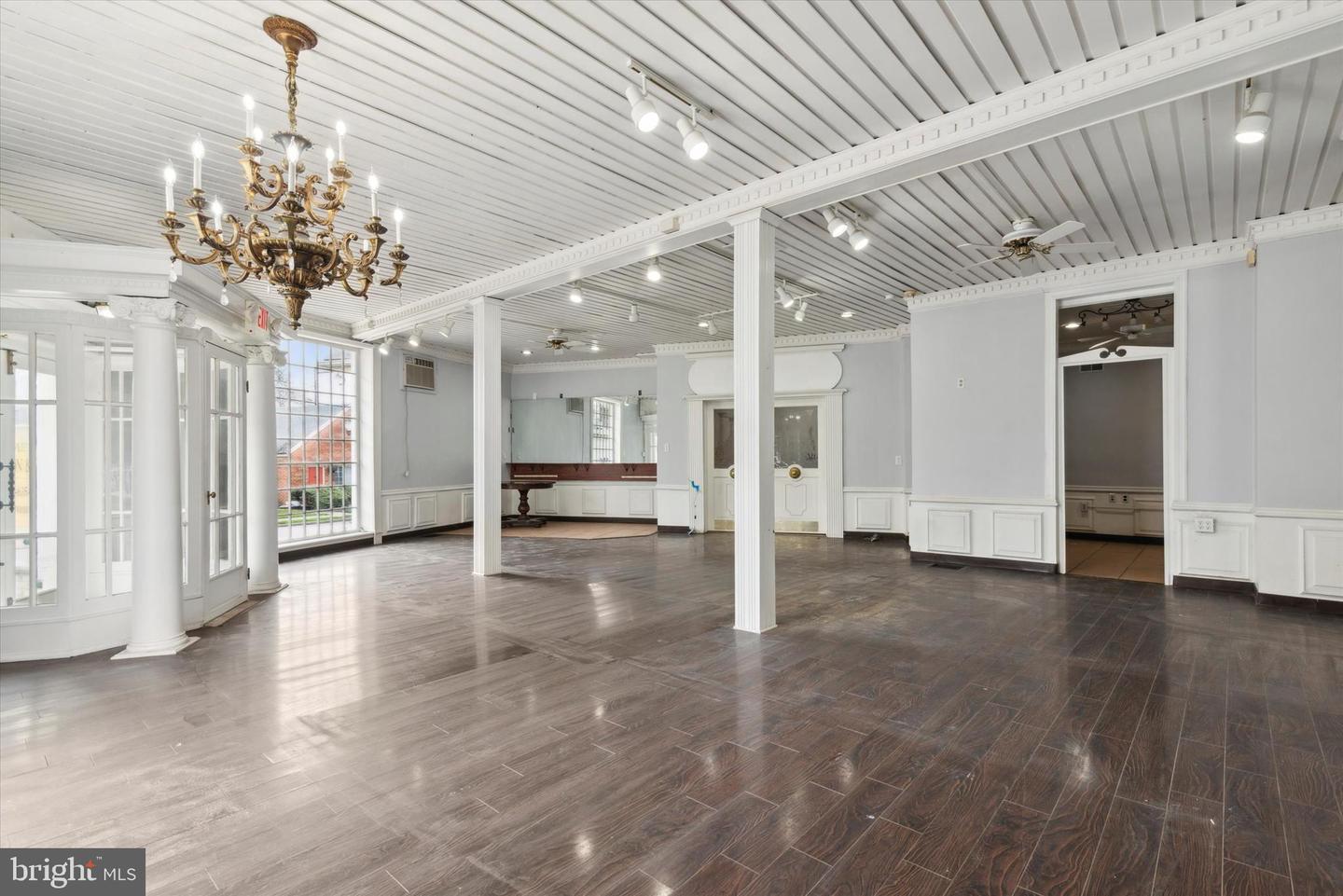 7801 Montgomery Ave