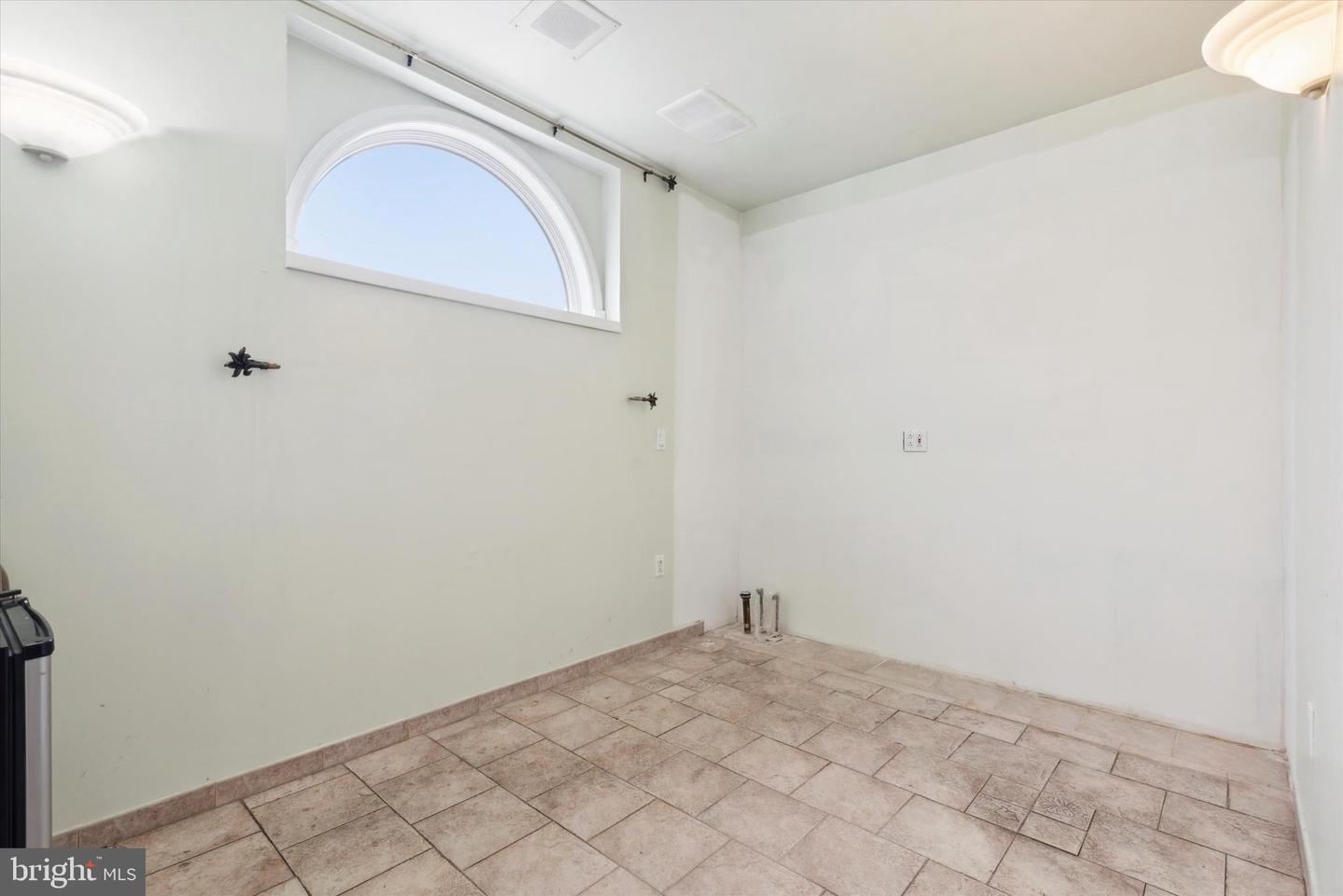 7801 Montgomery Ave