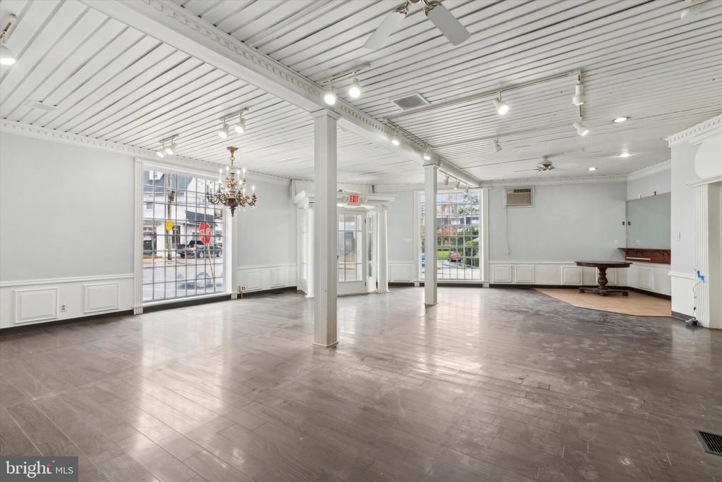 7801 Montgomery Ave