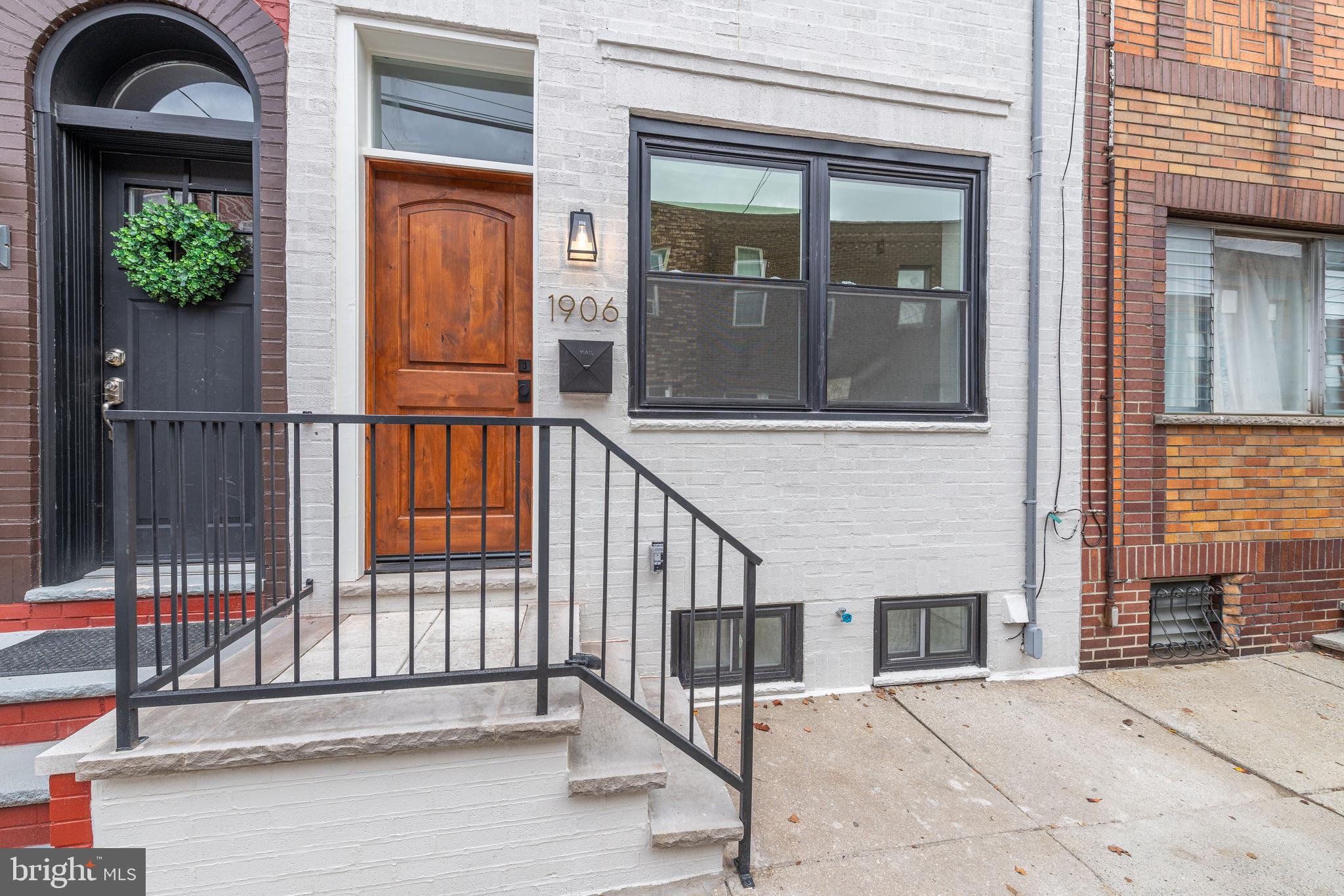 1906 S Warnock STREET