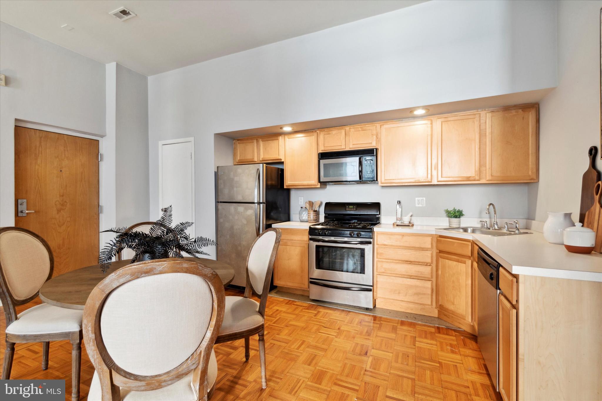 1029 Spruce STREET Unit: 204