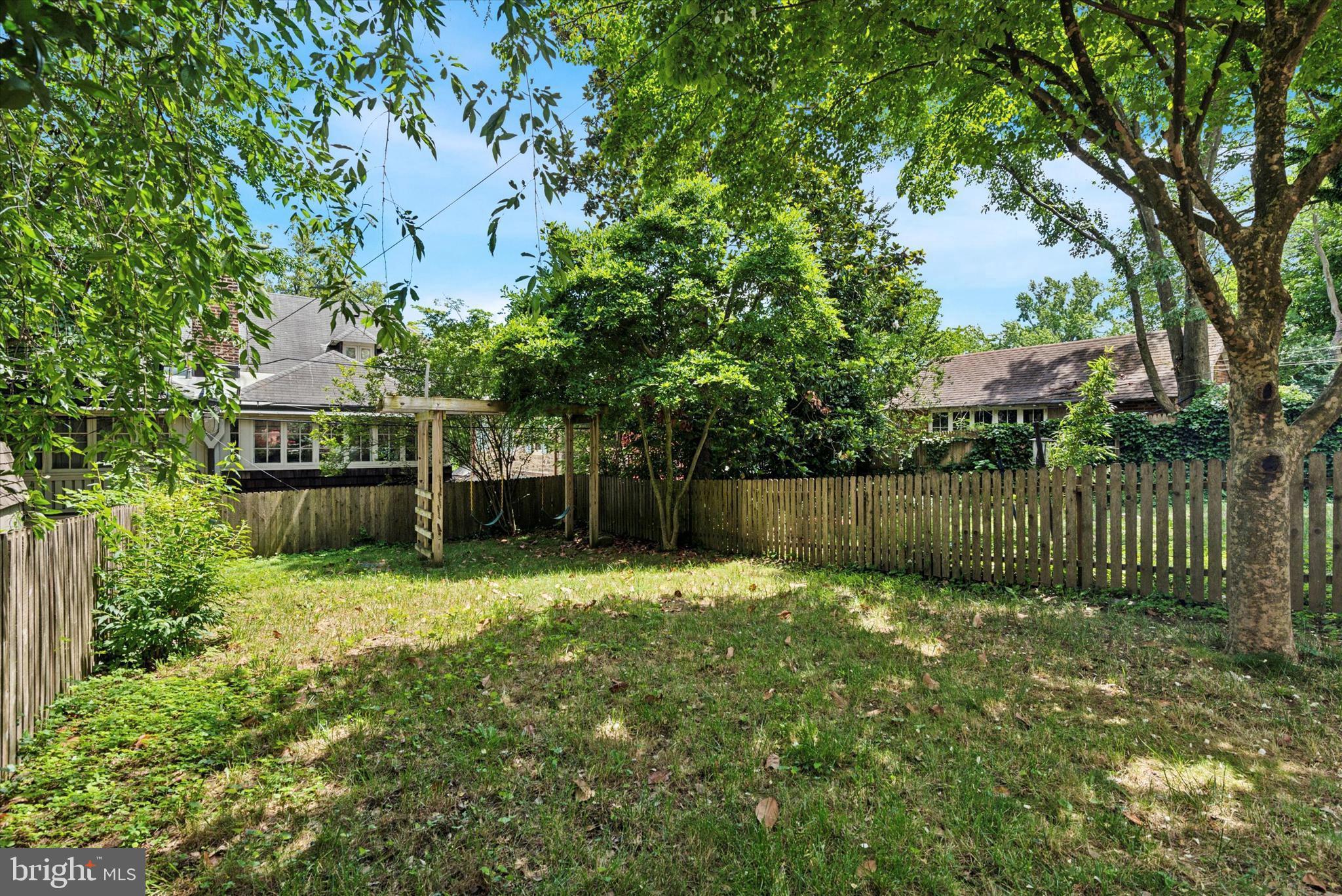 32 E Willow Grove Ave