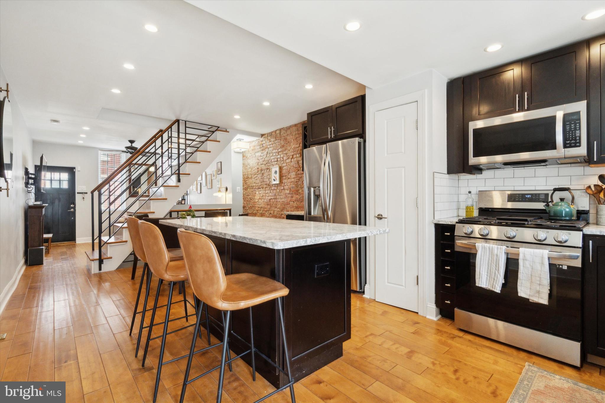 833 Livingston St