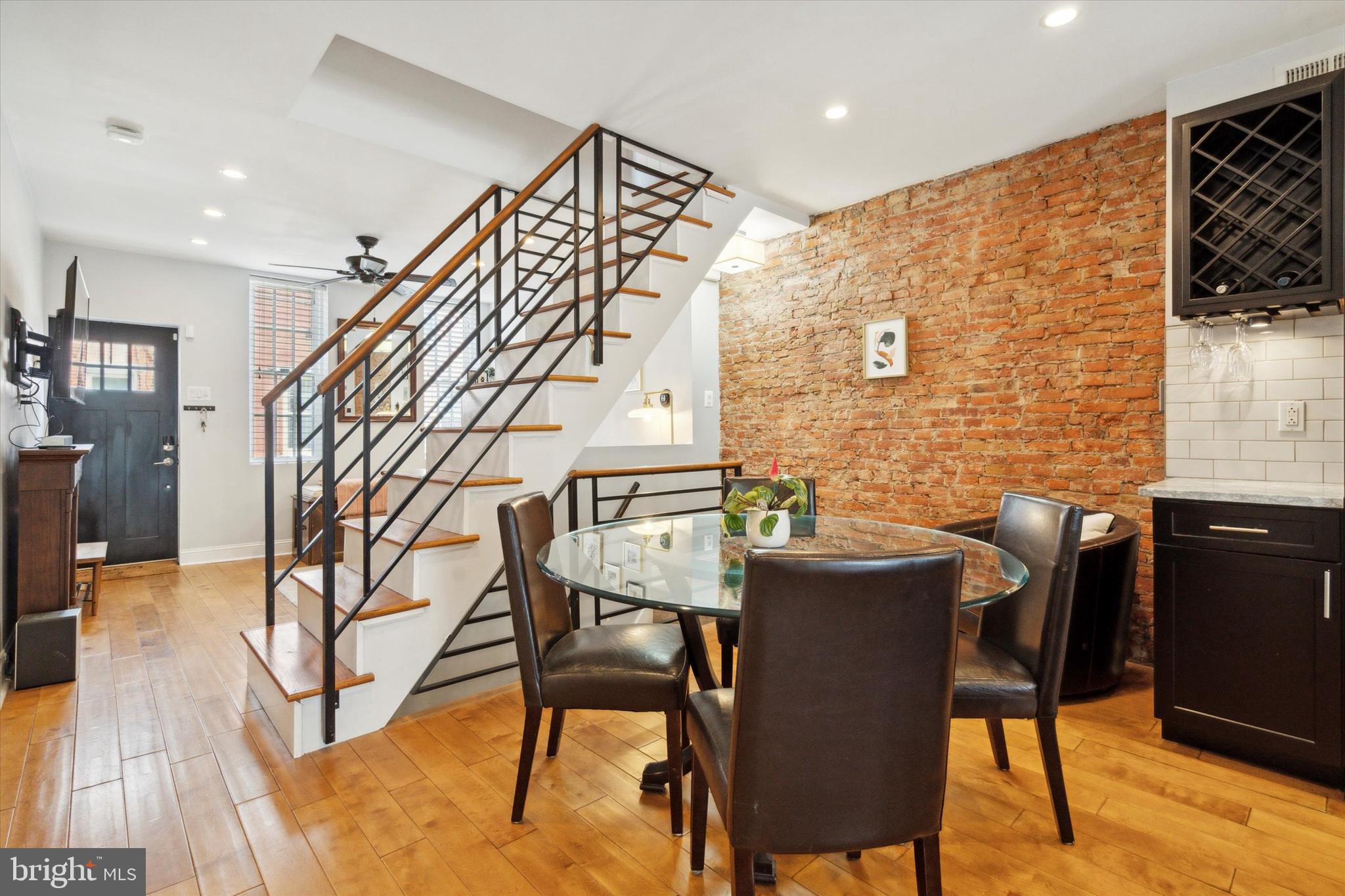 833 Livingston St