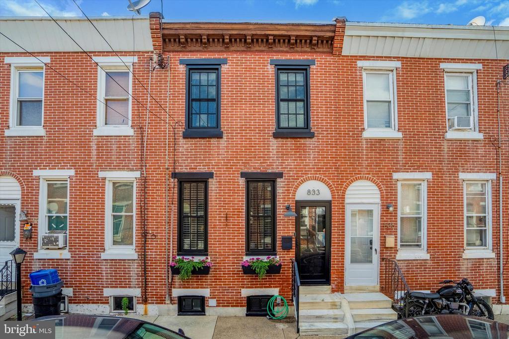 833 Livingston St