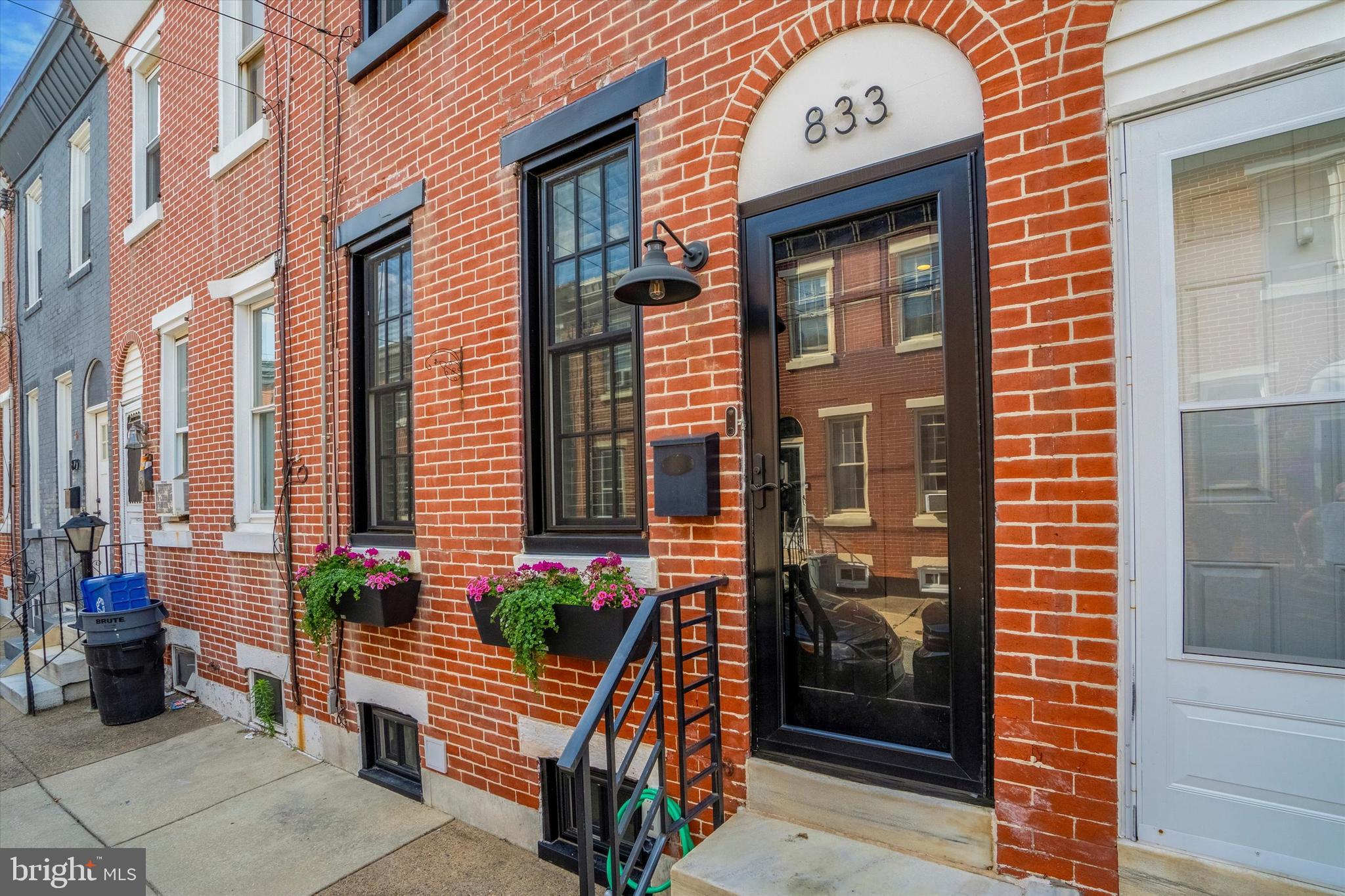 833 Livingston St