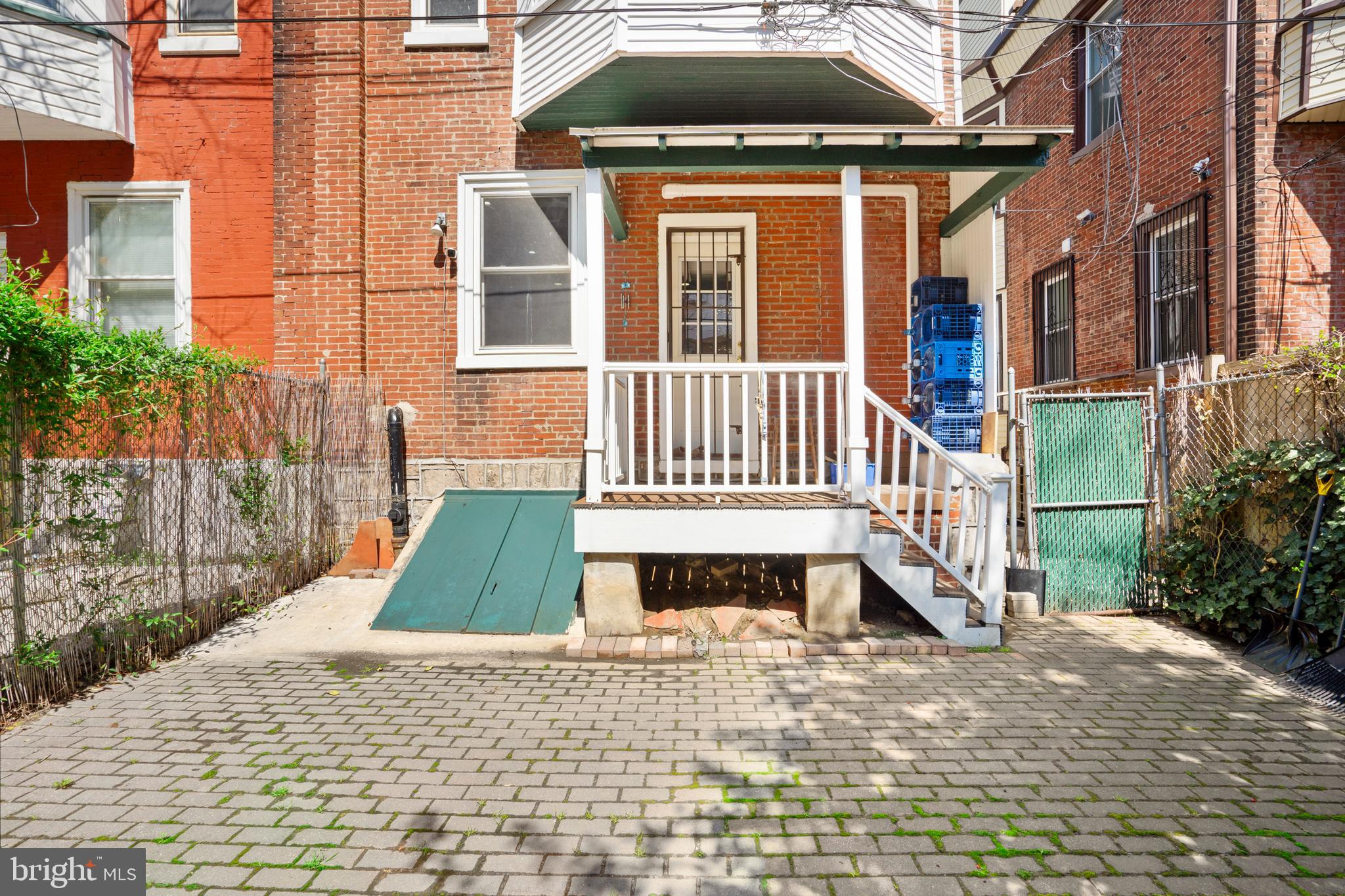 4830 Cedar Ave
