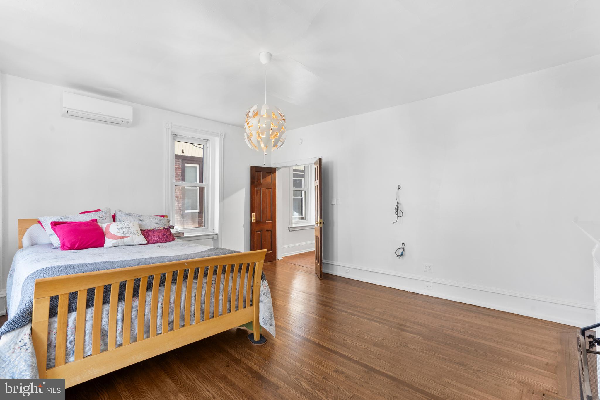 4830 Cedar Ave