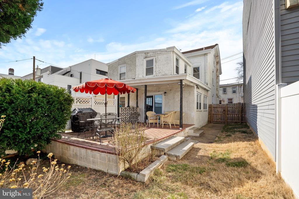 327 Delmar St