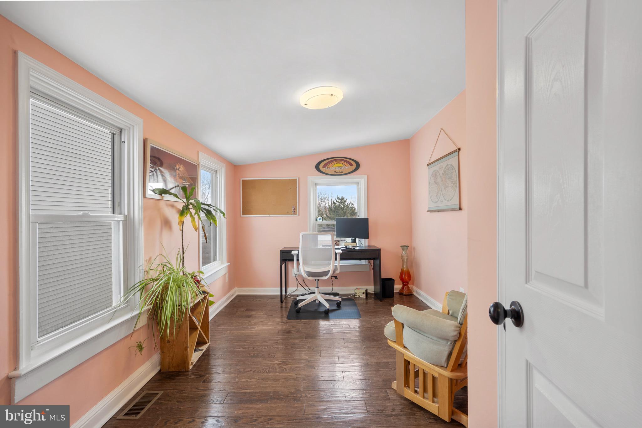 327 Delmar St