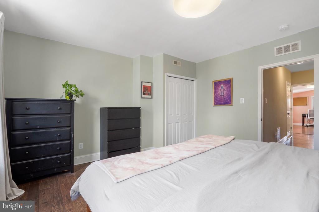 327 Delmar St