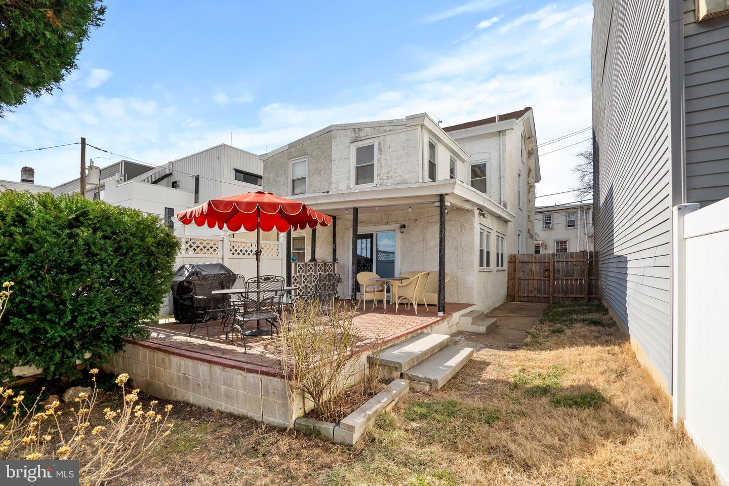 327 Delmar St