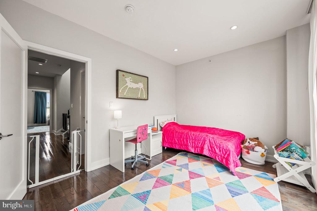 307 REED STREET 9 C
