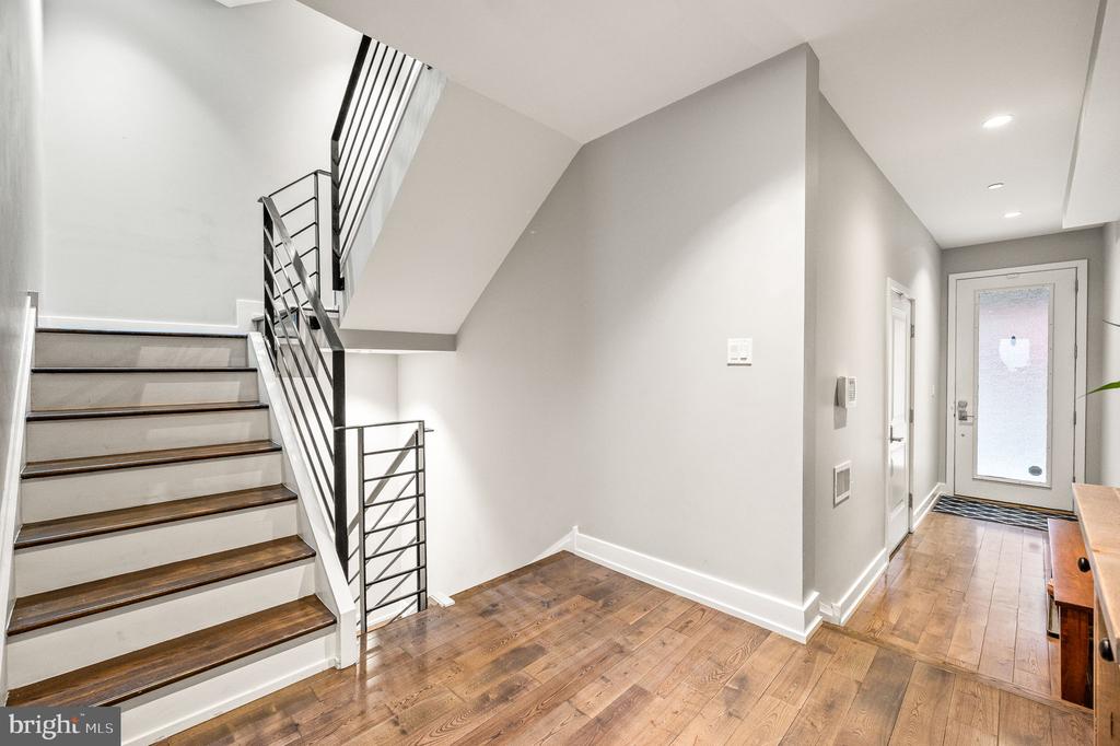 307 REED STREET 9 C