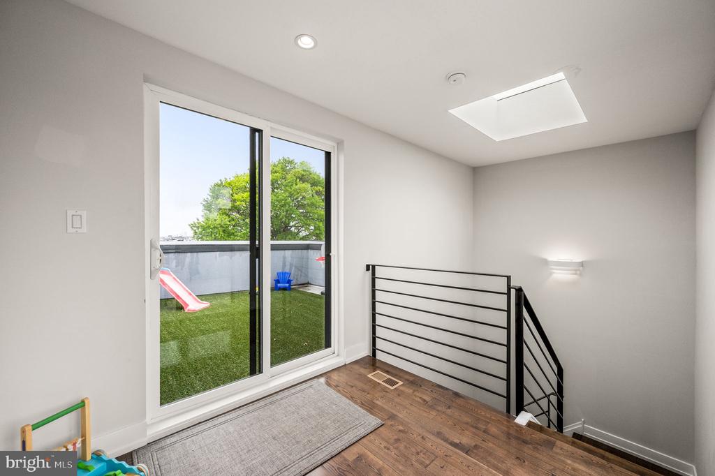 307 REED STREET 9 C