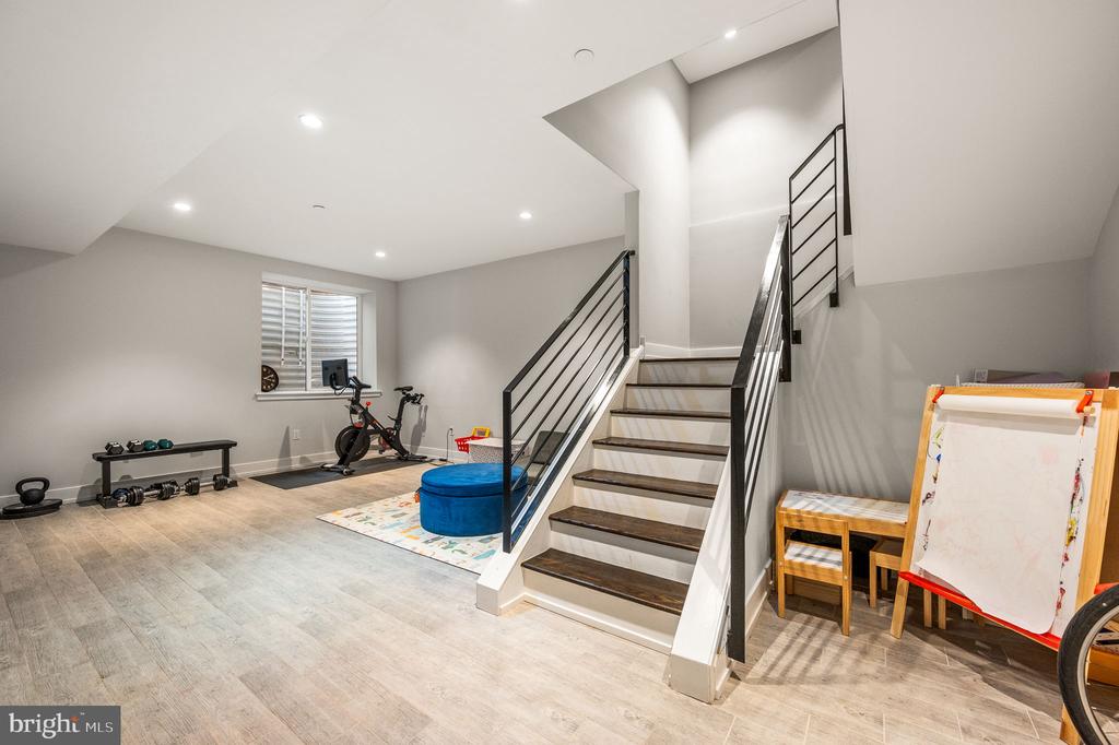 307 REED STREET 9 C