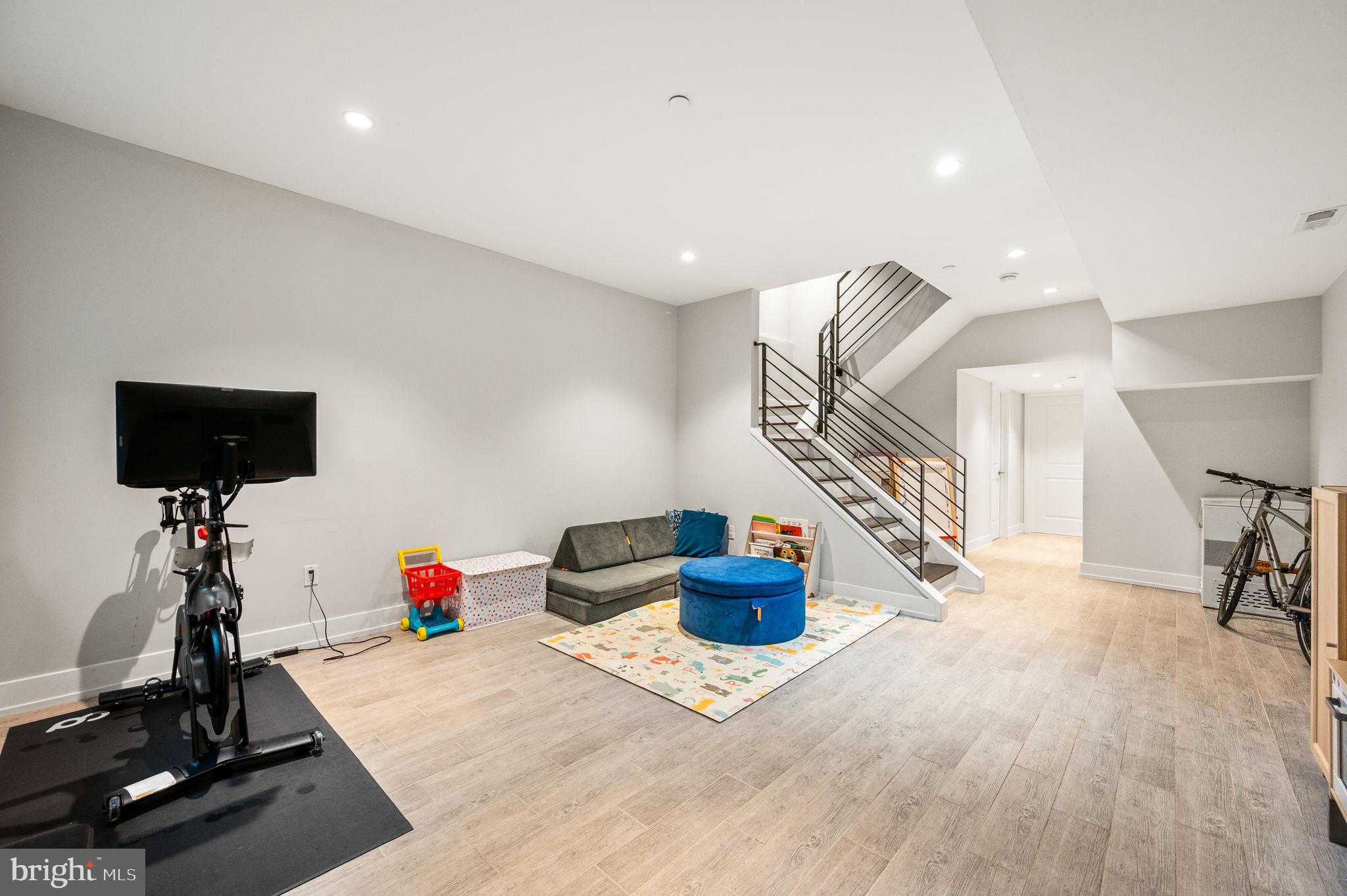 307 REED STREET 9 C