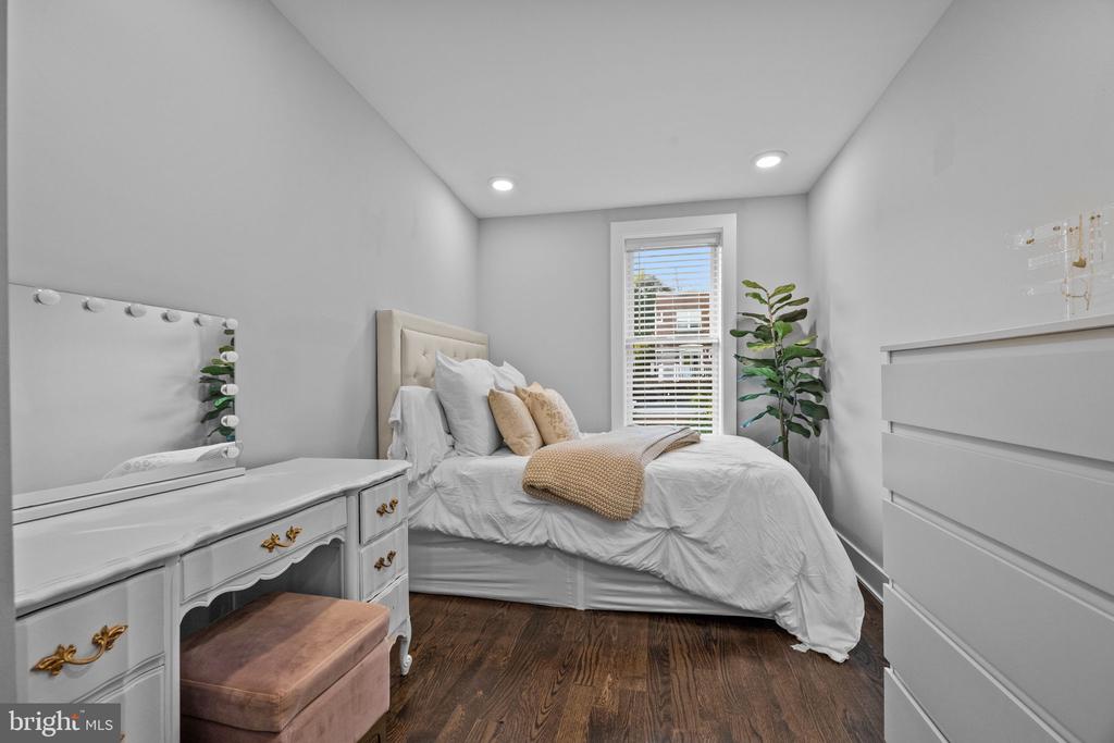 450 RIPKA STREET