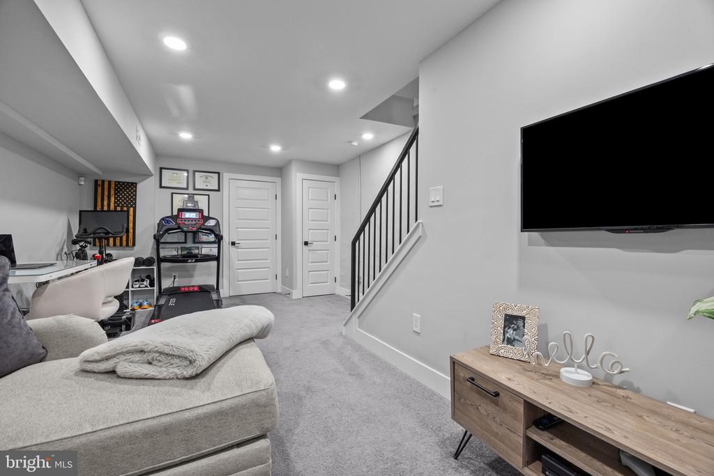 450 RIPKA STREET